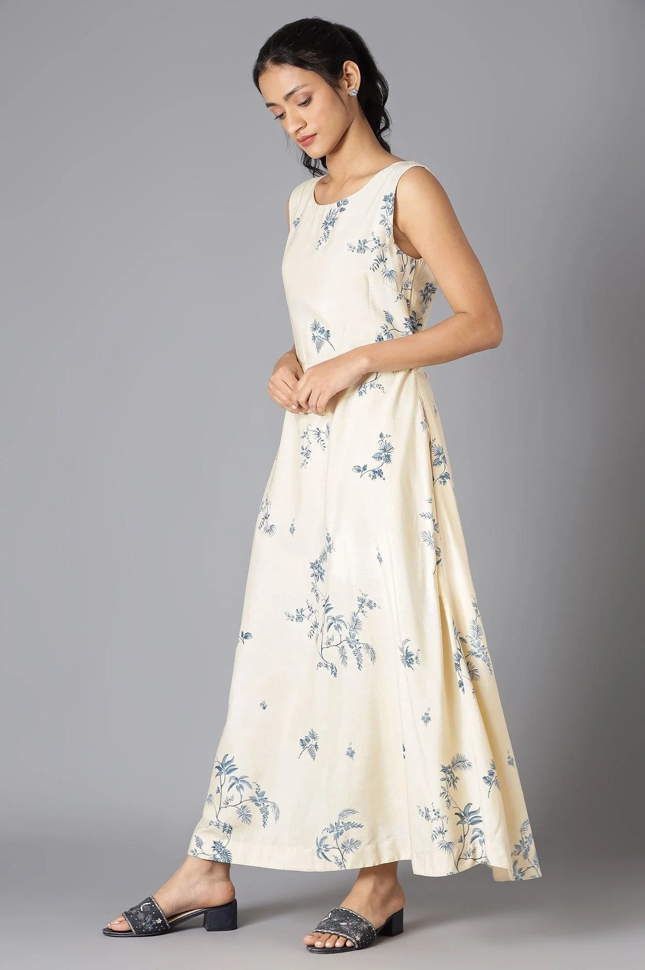 Ecru Floral Sleeveless Dress In Round Neck - Image 3