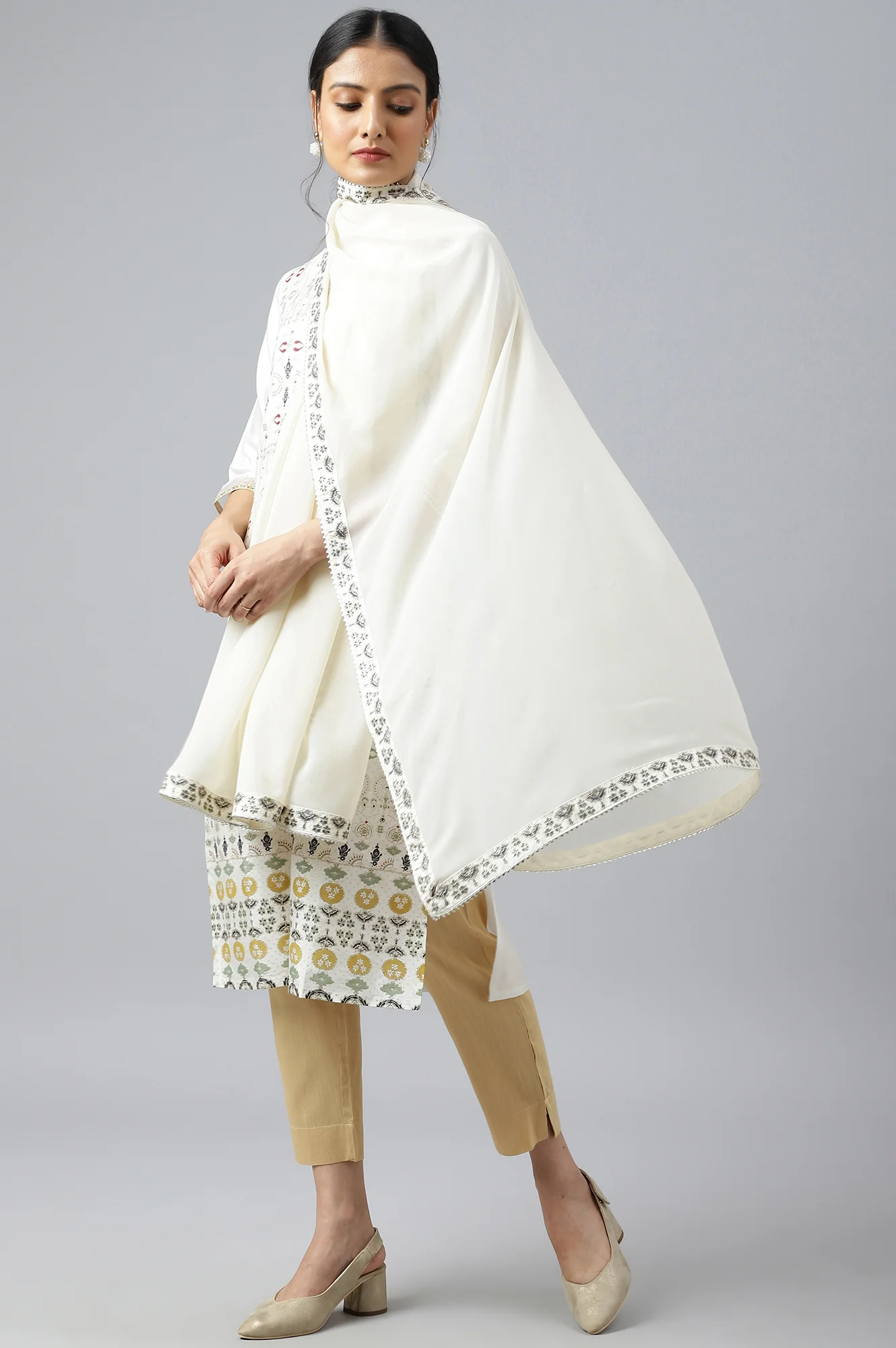 Ecru Georgette Dupatta With Gota Detailing - Image 2