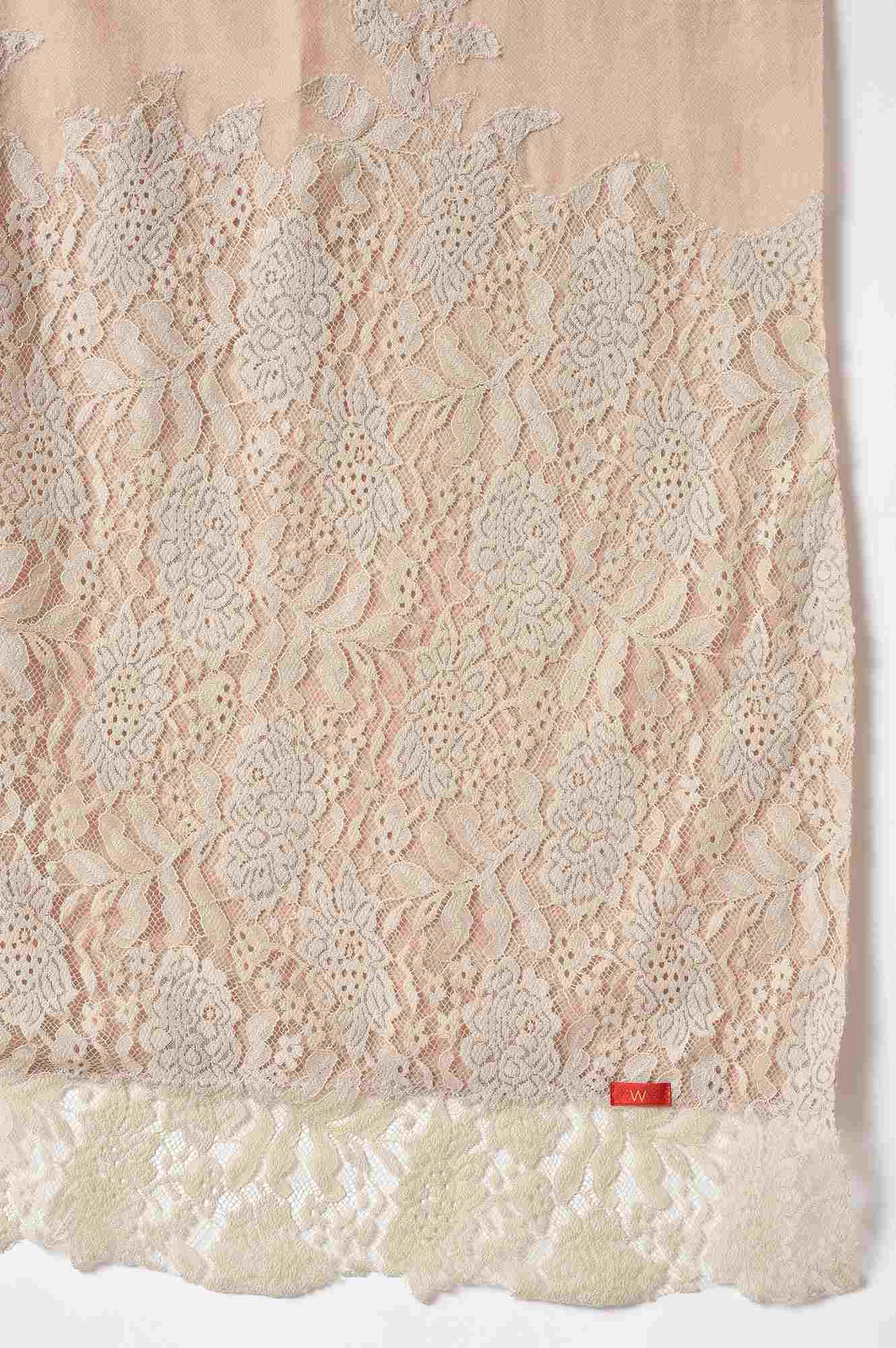 Ecru Lace Winter Shawl - Image 4