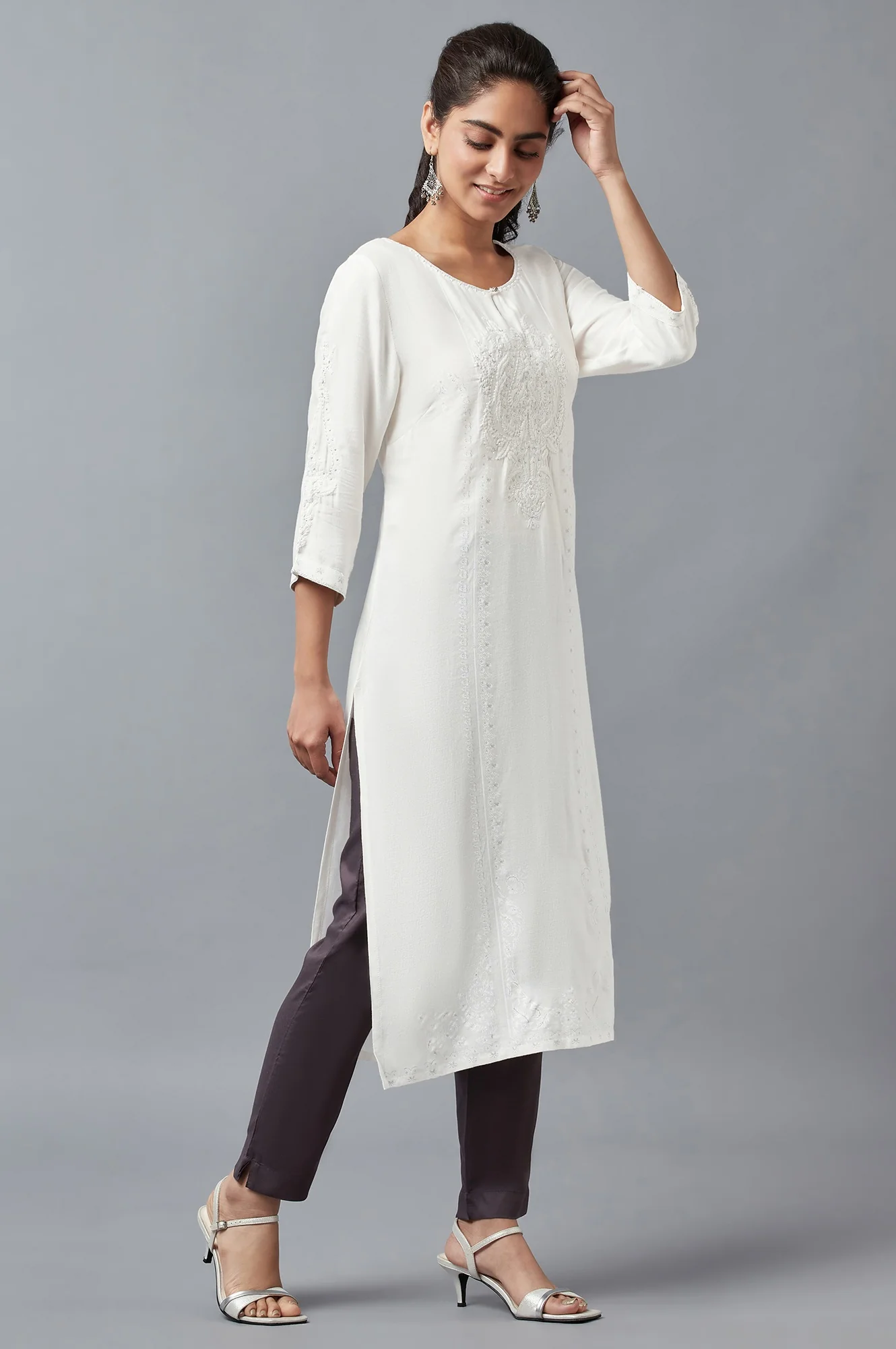 Ecru Printed kurta with Embroidery - Image 4