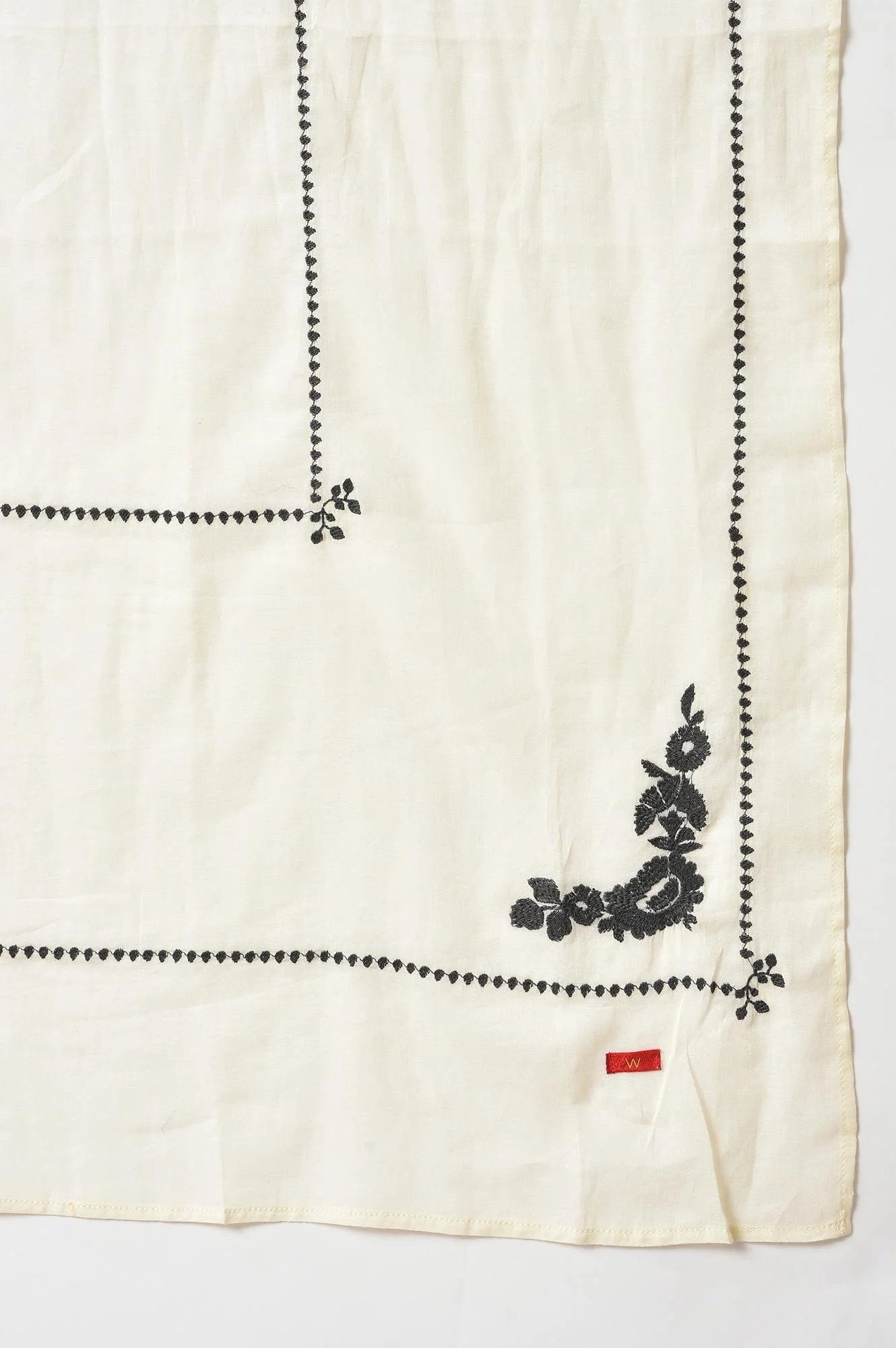 Ecru Printed kurta With Grey Slim Pants And Embroidered Dupatta - Image 8