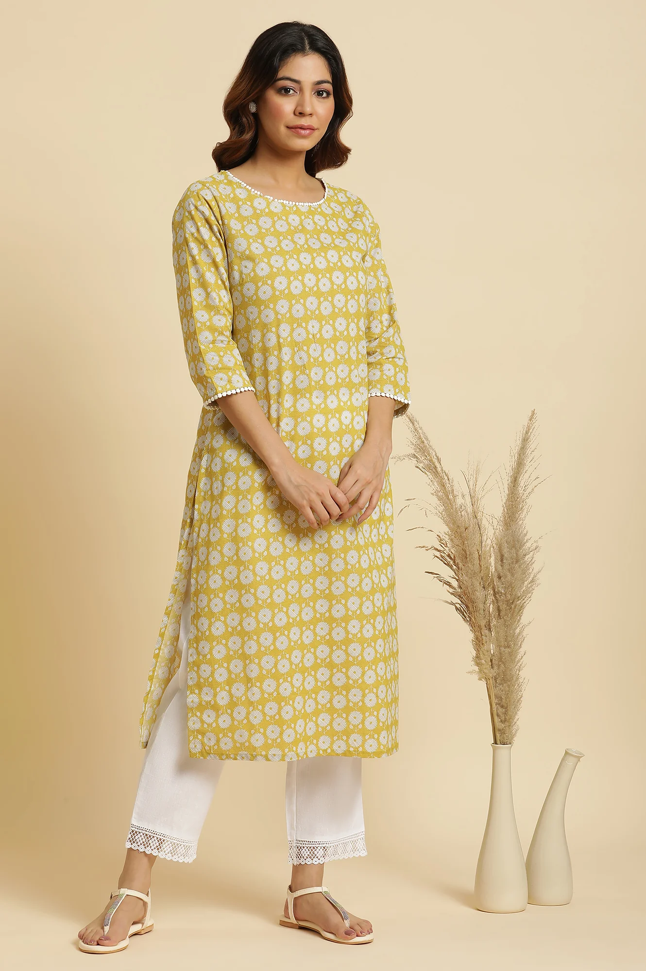 Ecru Straight Pants With Lace Hemline - Image 5