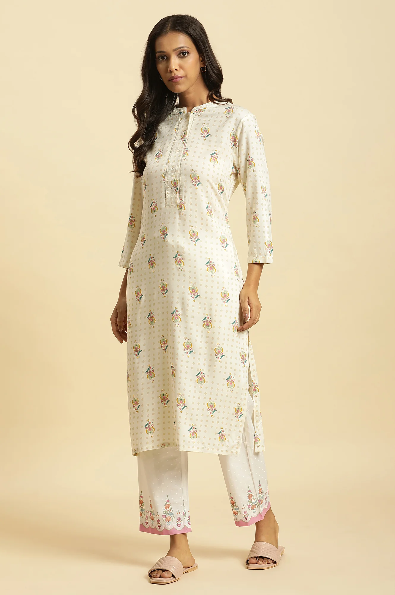 Ecru Straight Pants With Printed Hemline - Image 5
