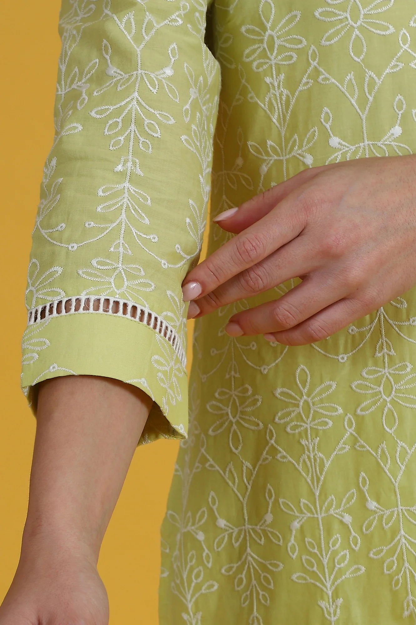 Green Embroidered Straight Pure Cotton Kurta - Image 8