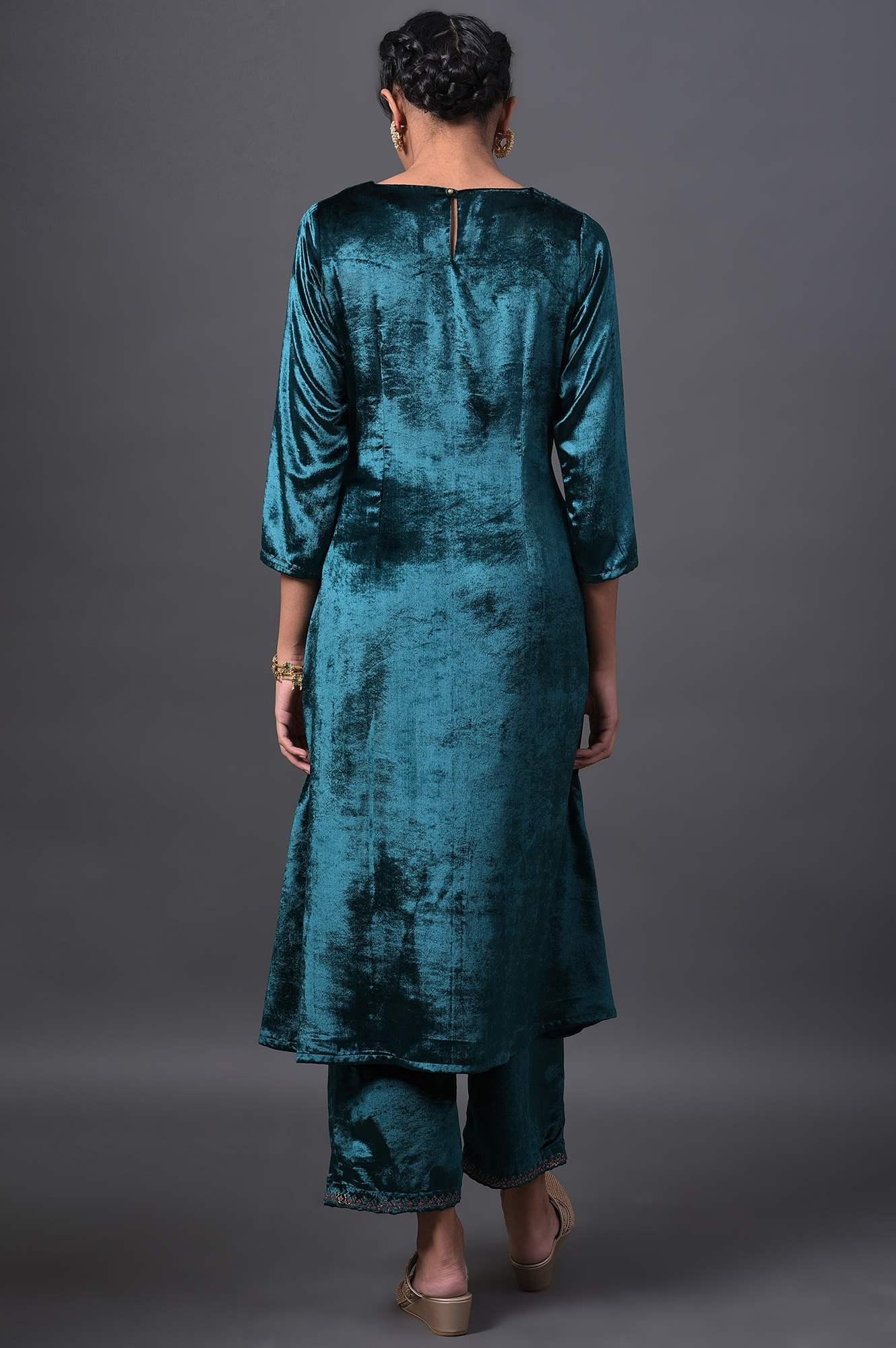 Emerald Green Embroidered Velvet kurta With Straight Pants - Image 2