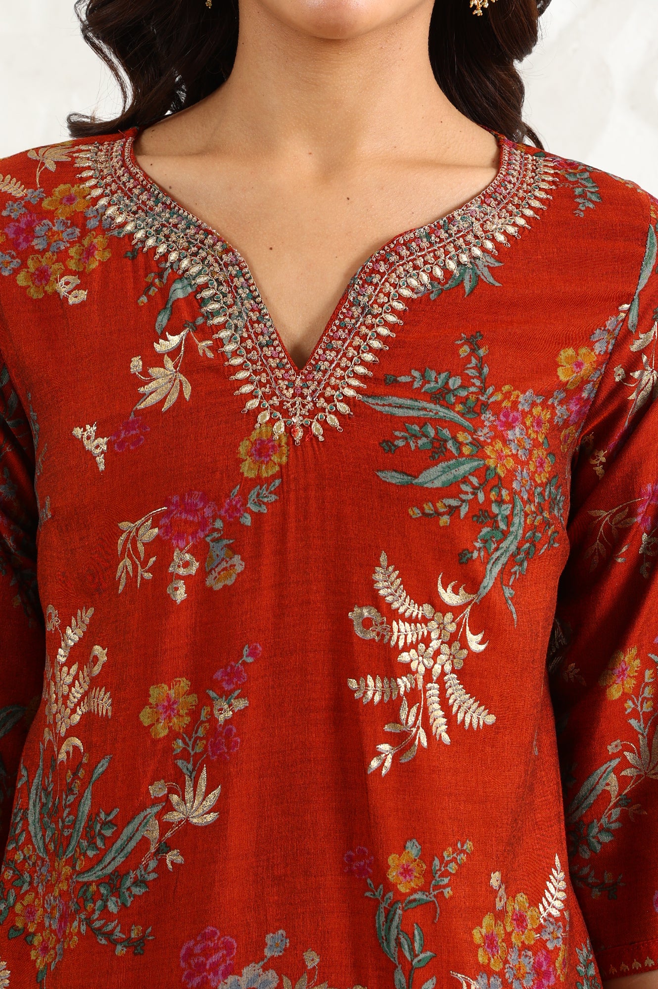 Equestrian Red Foil Floral Printed Vicuna Crepe Straight Kurta And Pants Set - Image 4