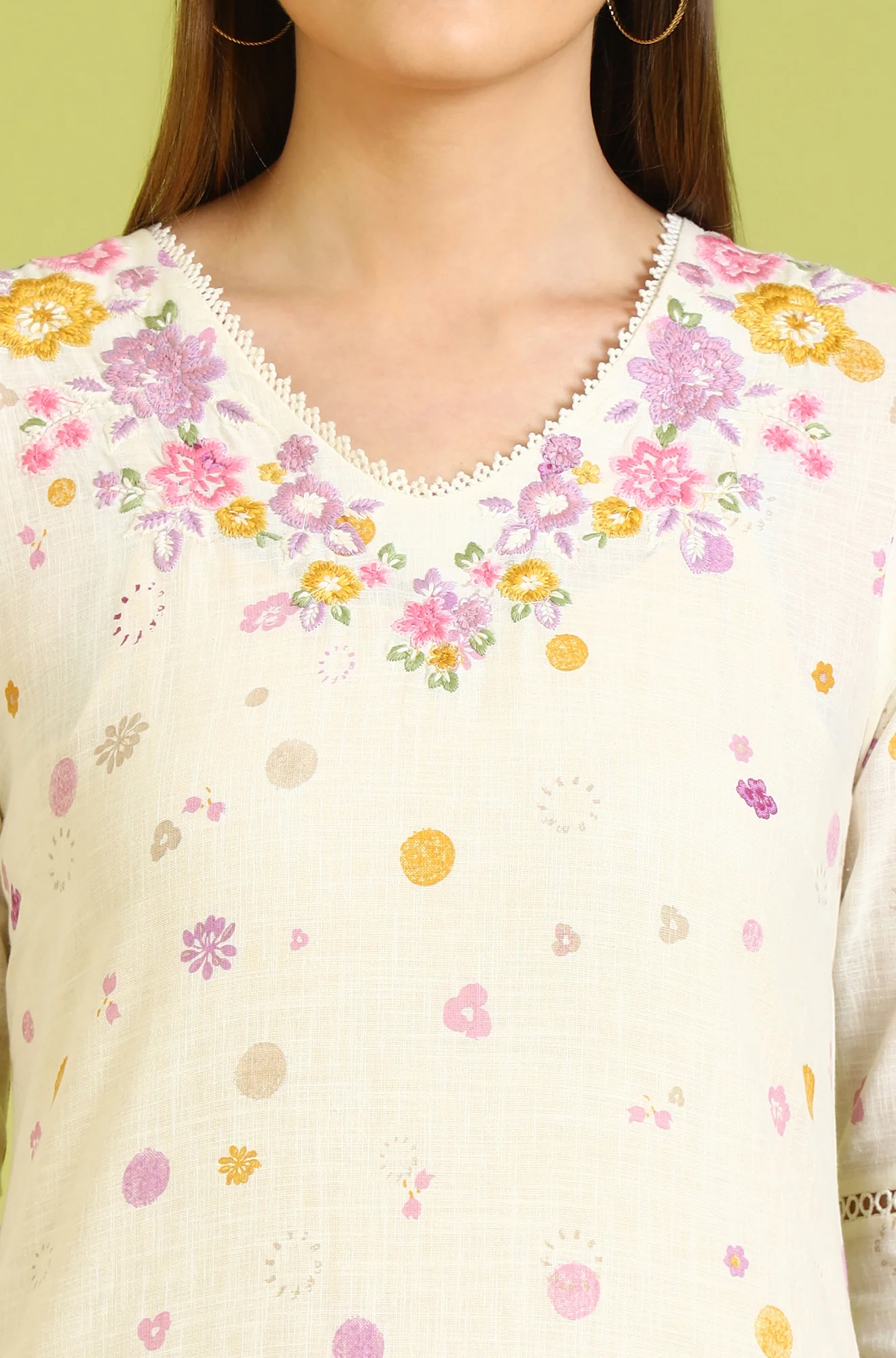 White Floral Printed A-Line Pure Cotton Kurta - Image 4