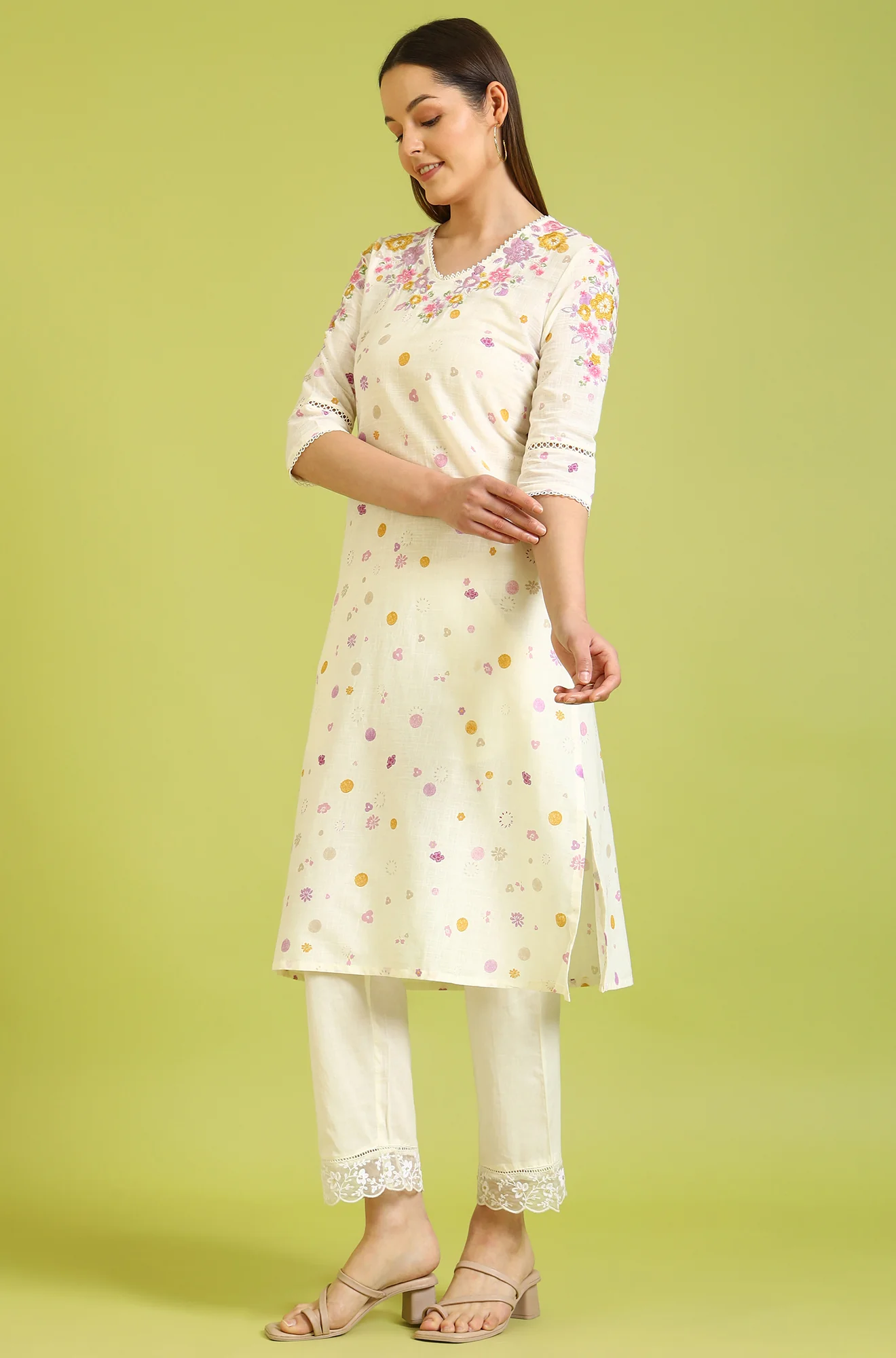 White Floral Printed A-Line Pure Cotton Kurta - Image 5