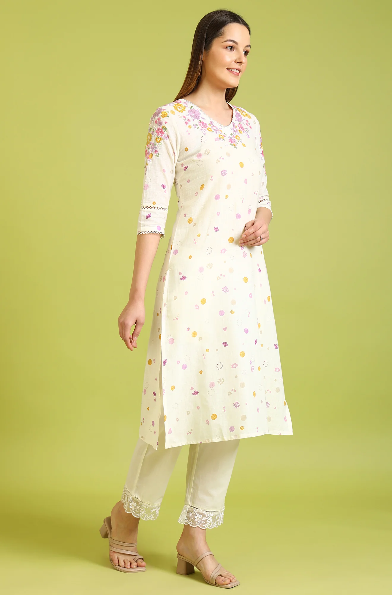 White Floral Printed A-Line Pure Cotton Kurta - Image 7
