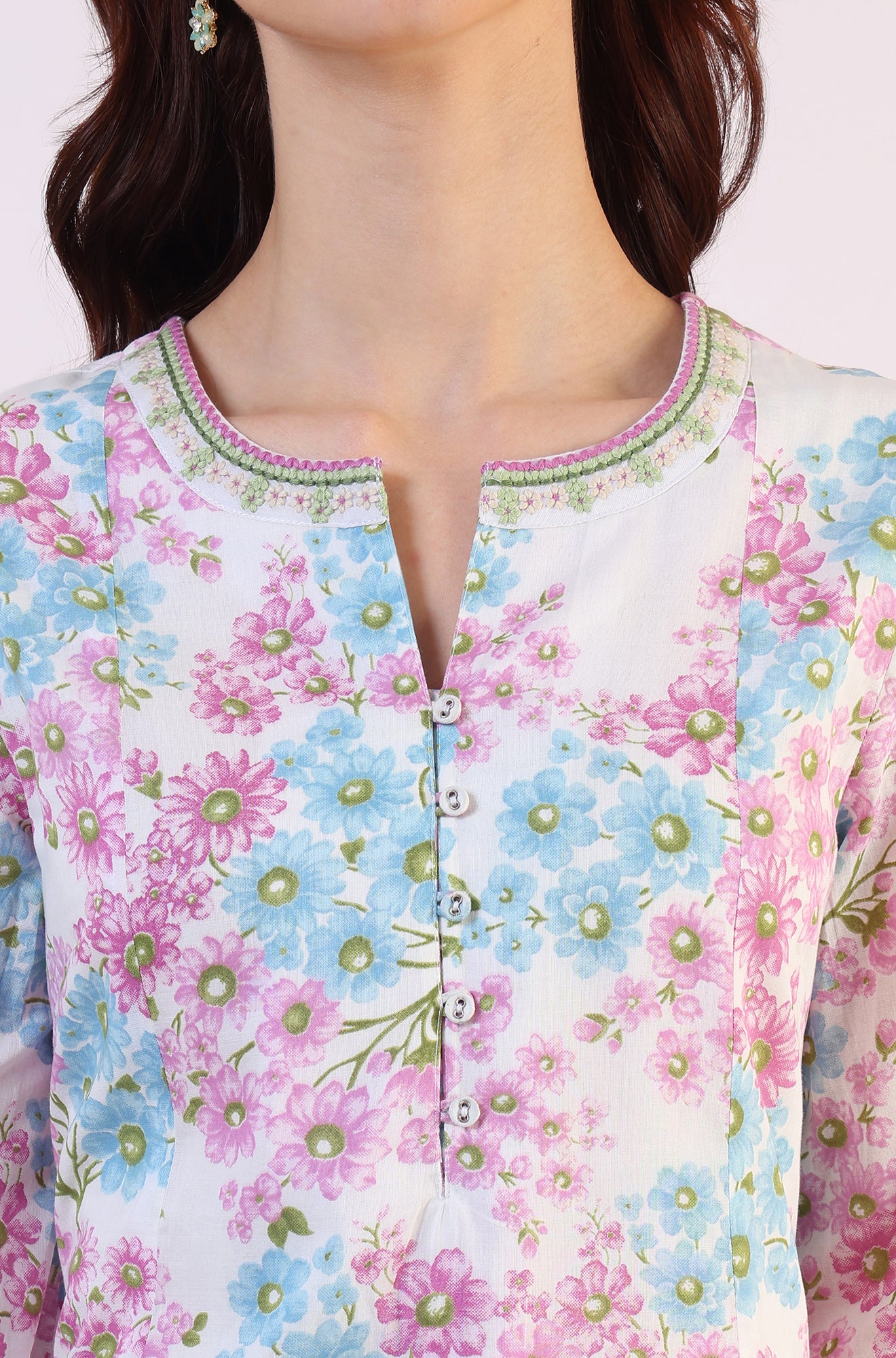 Purple Floral Printed Flared Pure Cotton Kurta With Embroidered Neck - Image 4