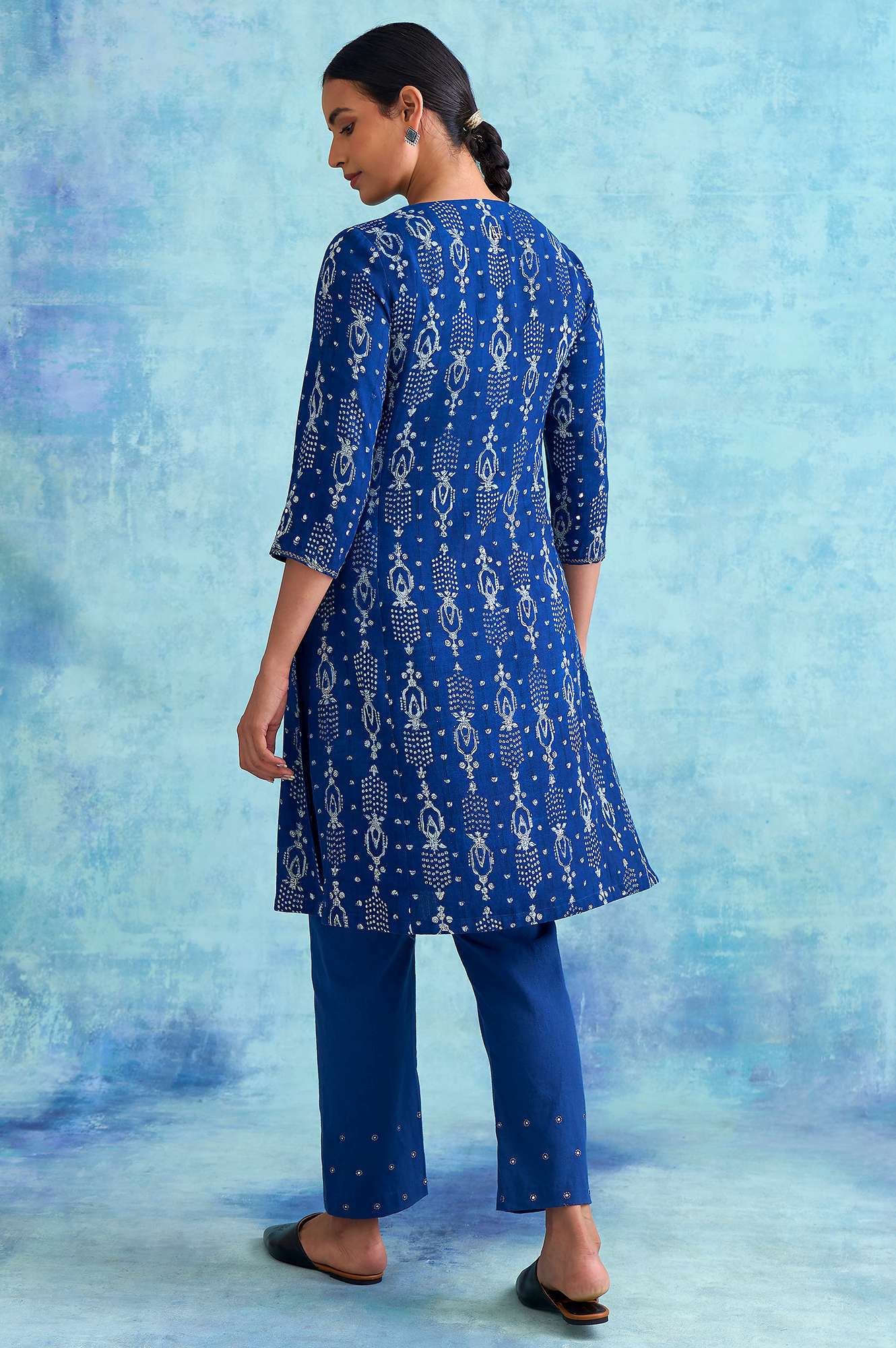 Folksong By W Indigo Dabu Print V-Neck kurta - Image 2