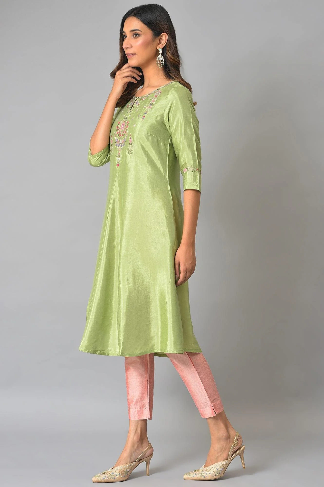 Green A-Line Embroidered Festive kurta - Image 3
