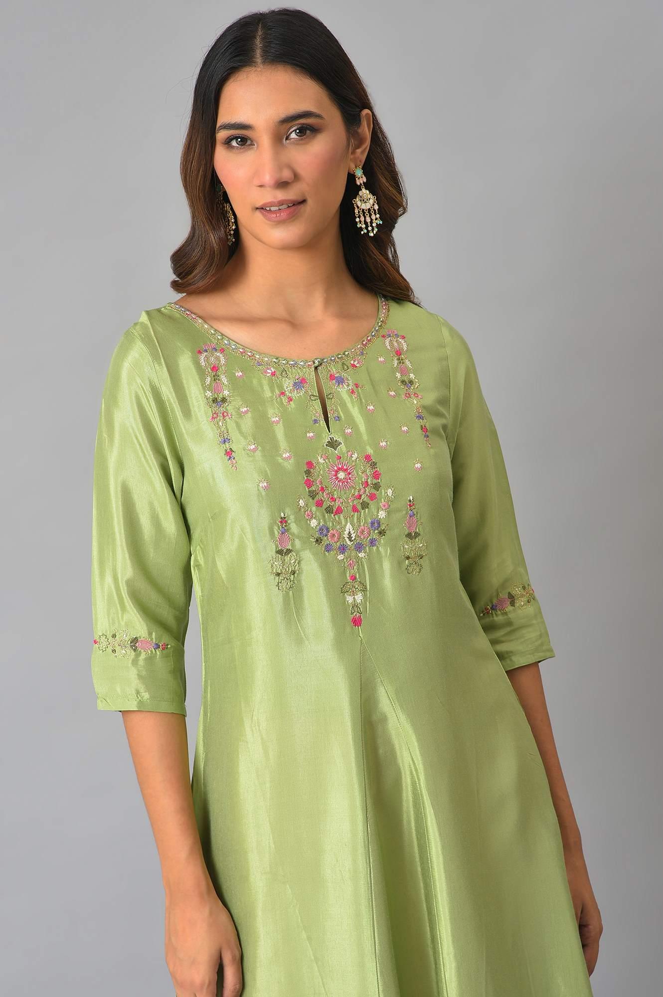 Green A-Line Embroidered Festive kurta - Image 5