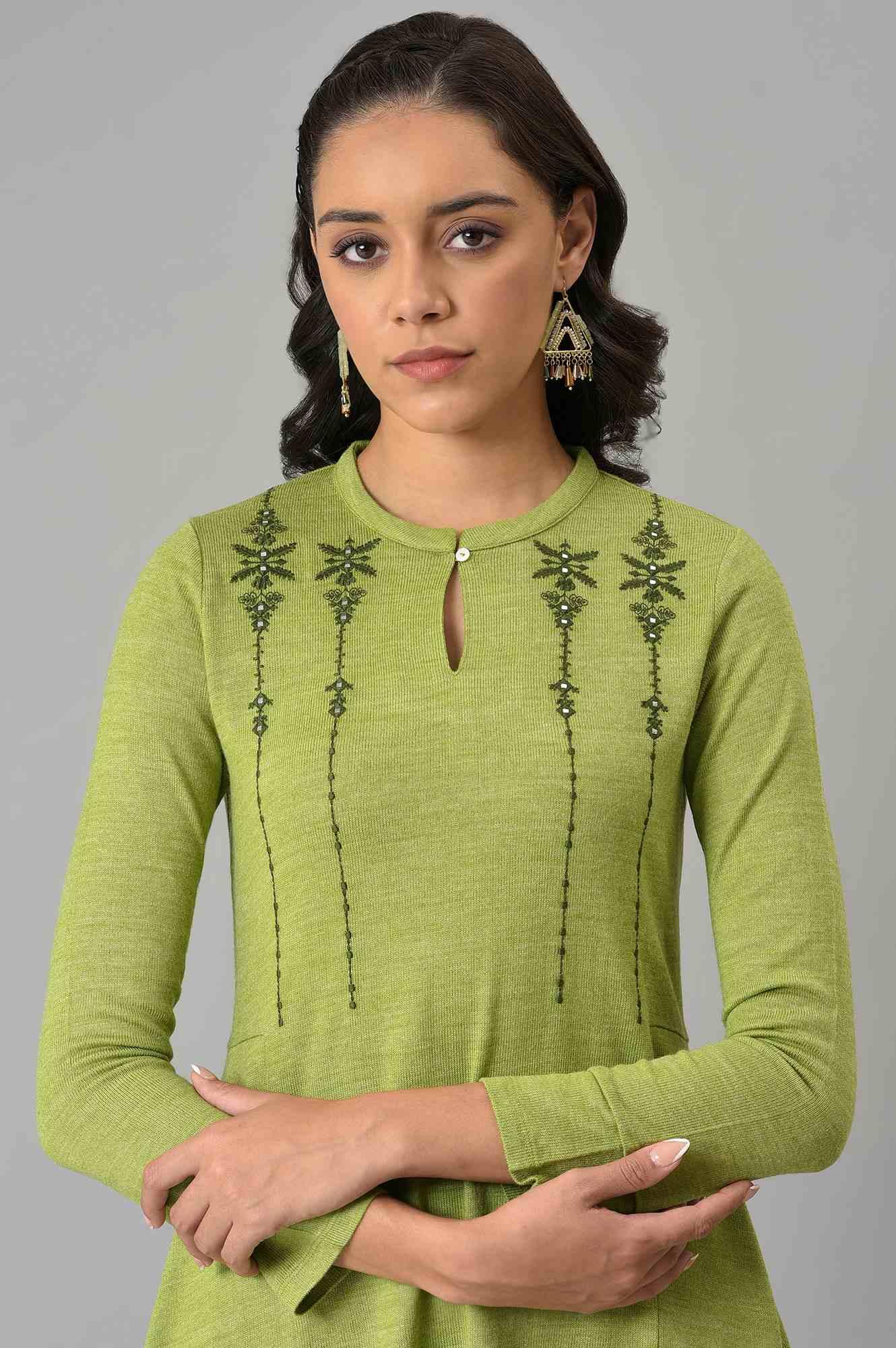 Green A-Line Embroidered Winter kurta - Image 6