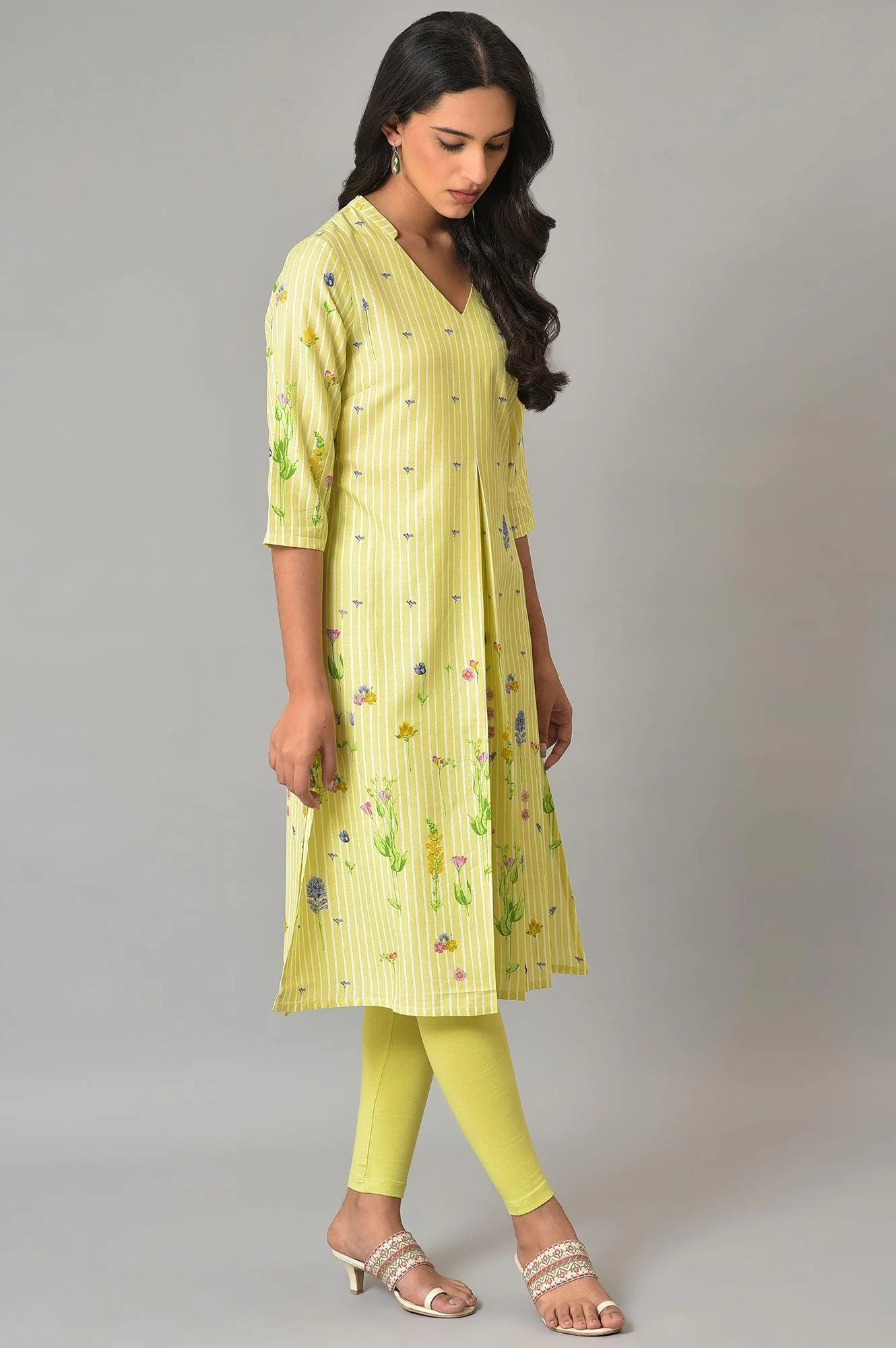 Green A-Line Floral Print kurta - Image 4