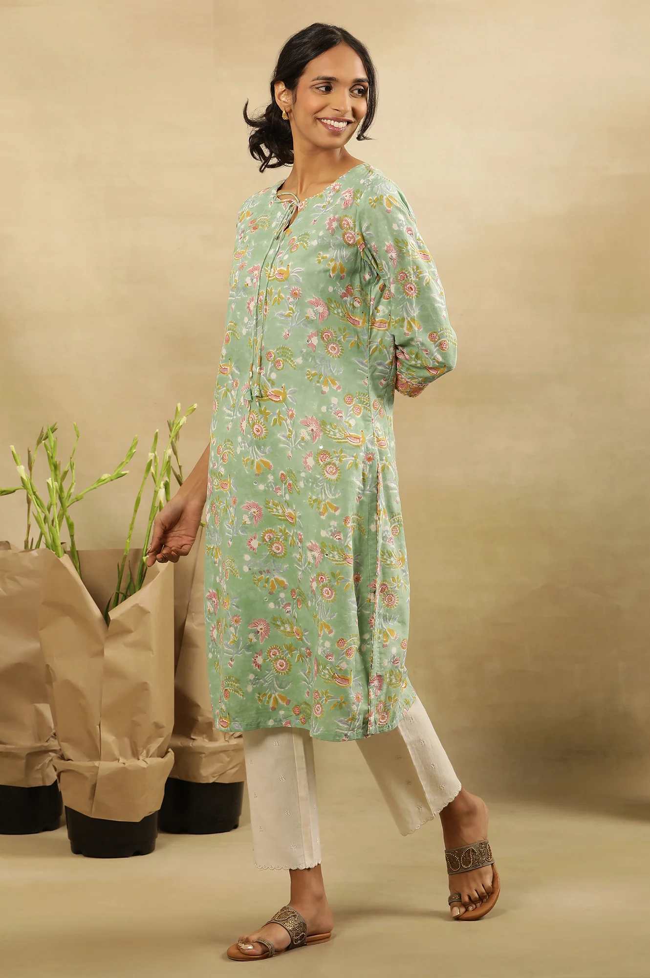 Green Block Printed Kurta With Neck Tie-Up - Image 3