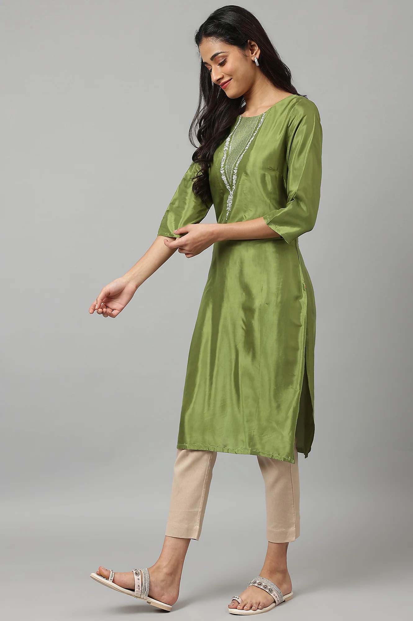 Green Embroidered Festive kurta - Image 3
