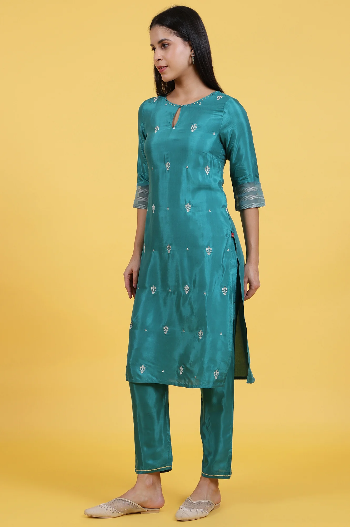 Green Embroidered Rayon Straight Kurta and Straight Pants Co-ord Set - Image 4