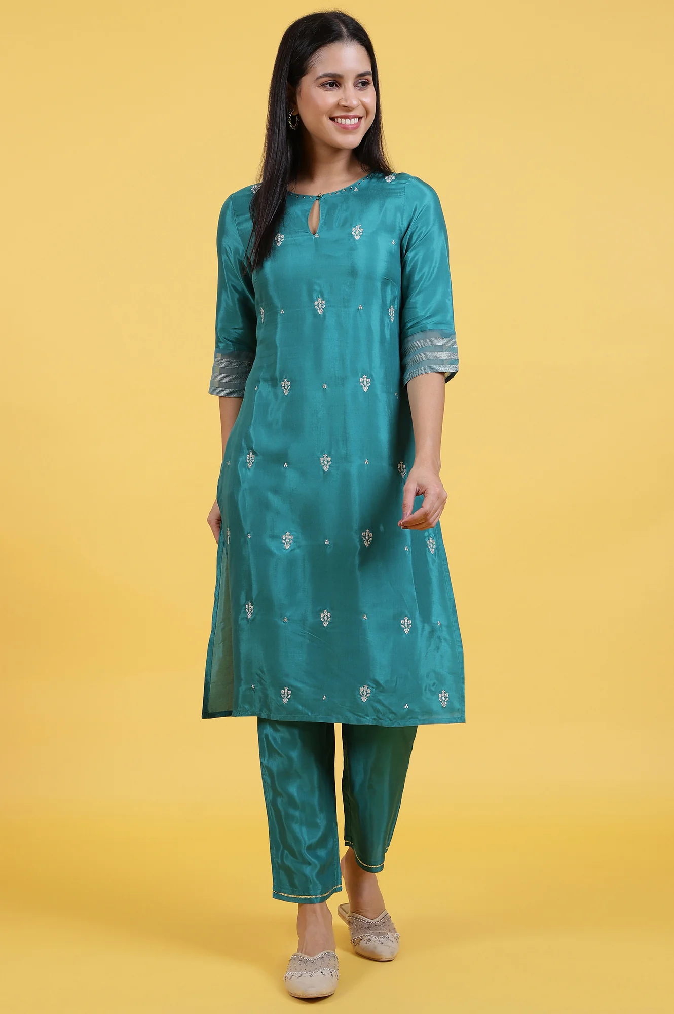 Green Embroidered Festive Rayon Straight Kurta with Keyhole Neck and Sequin Embellishments - Image 4