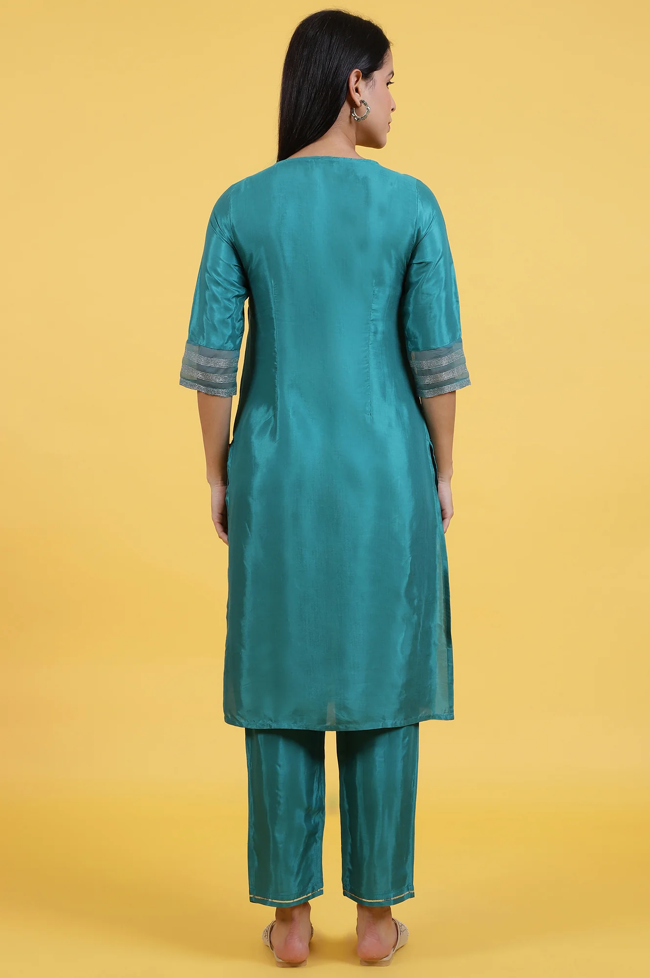 Green Embroidered Festive Rayon Straight Kurta with Keyhole Neck and Sequin Embellishments - Image 7