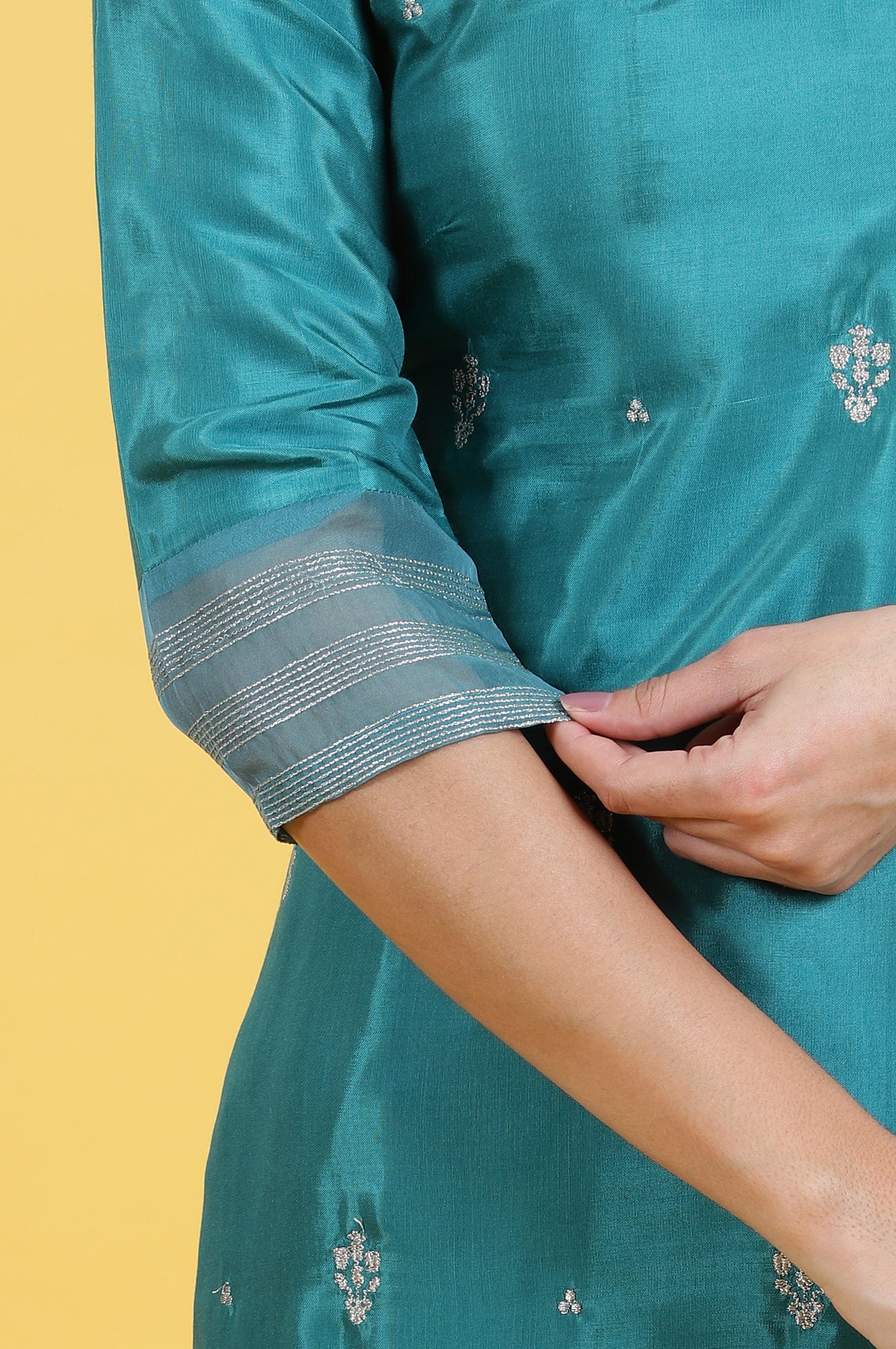Green Embroidered Festive Rayon Straight Kurta with Keyhole Neck and Sequin Embellishments - Image 9