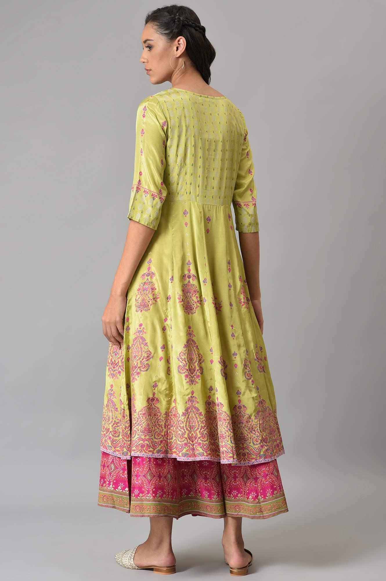 Green Floral Printed And Embellished Festive kurta - Image 3