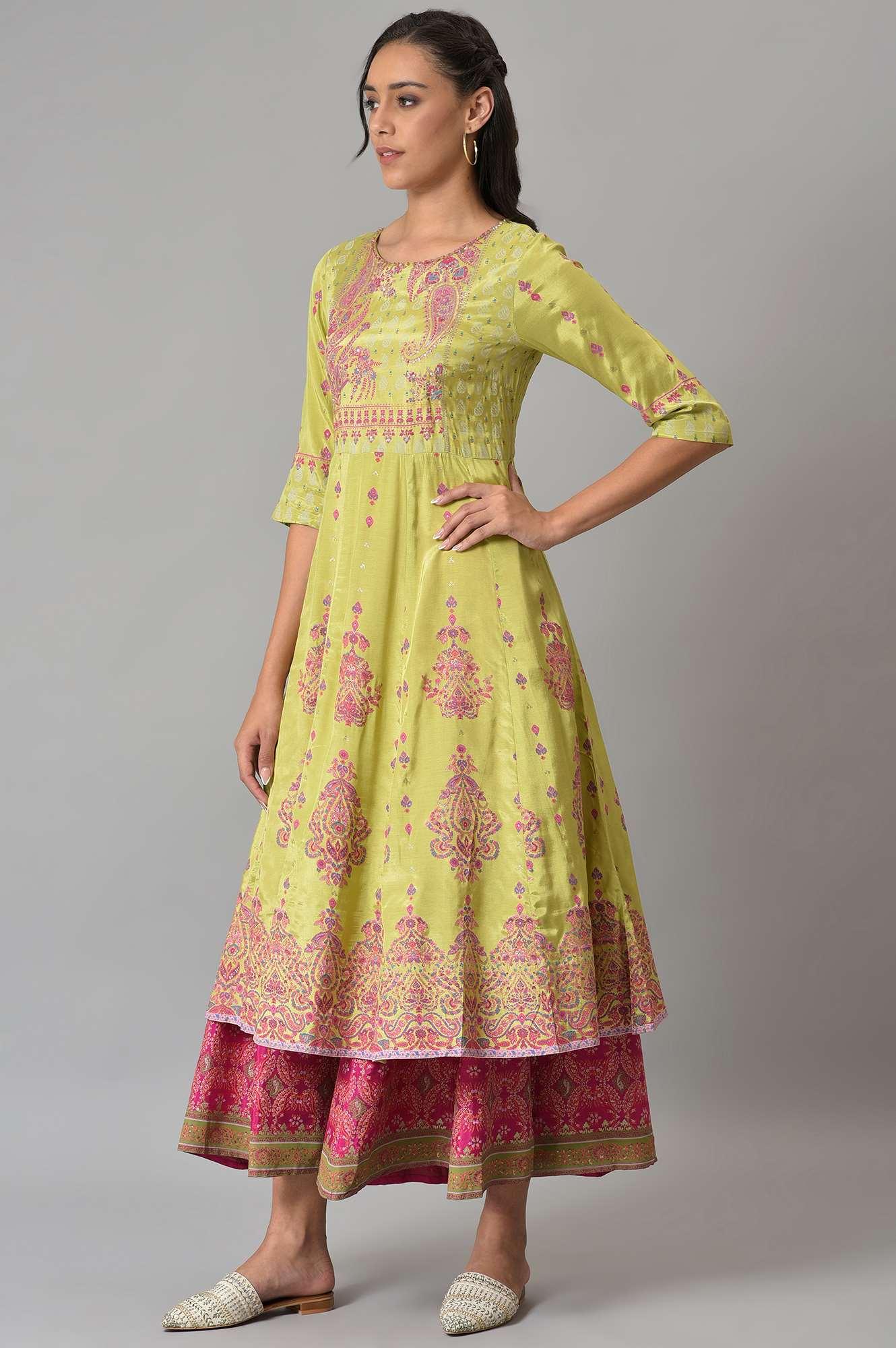 Green Floral Printed And Embellished Festive kurta - Image 4