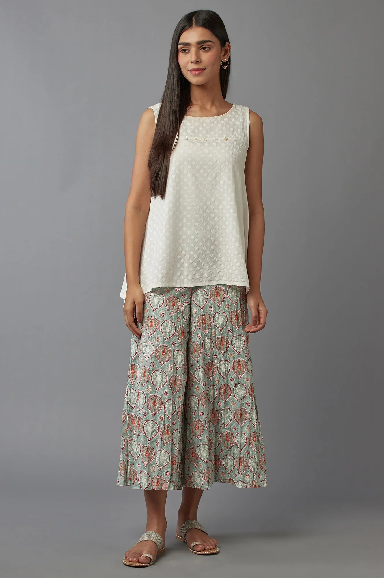 Green Floral Printed Flared Pants - Image 5