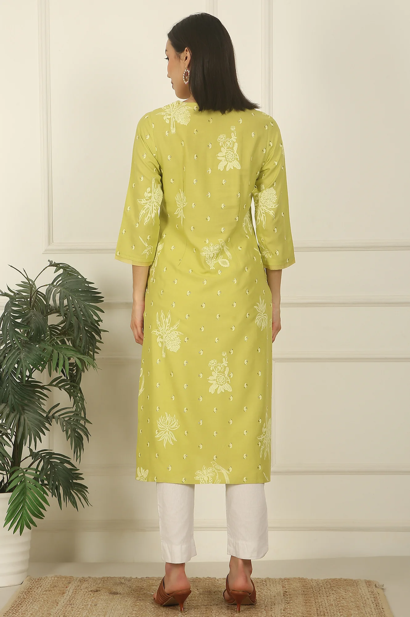 Green Floral Printed Rayon Straight Kurta with Embroidered Yoke - Image 5
