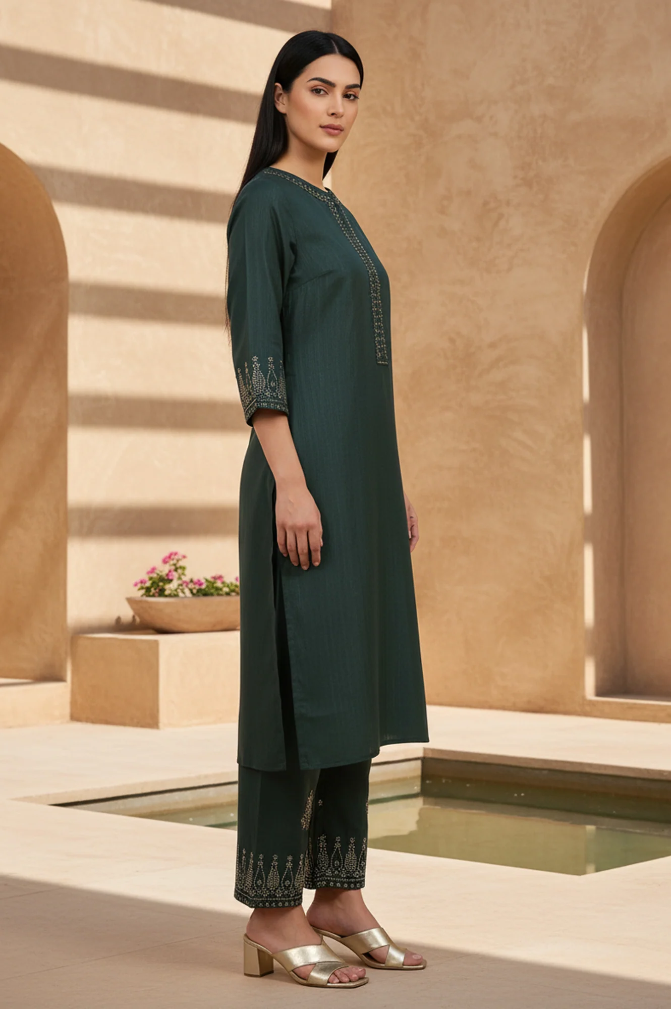 Green Mukaish Embellished Straight Kurta and Straight Pants Co-ord Set - Image 5
