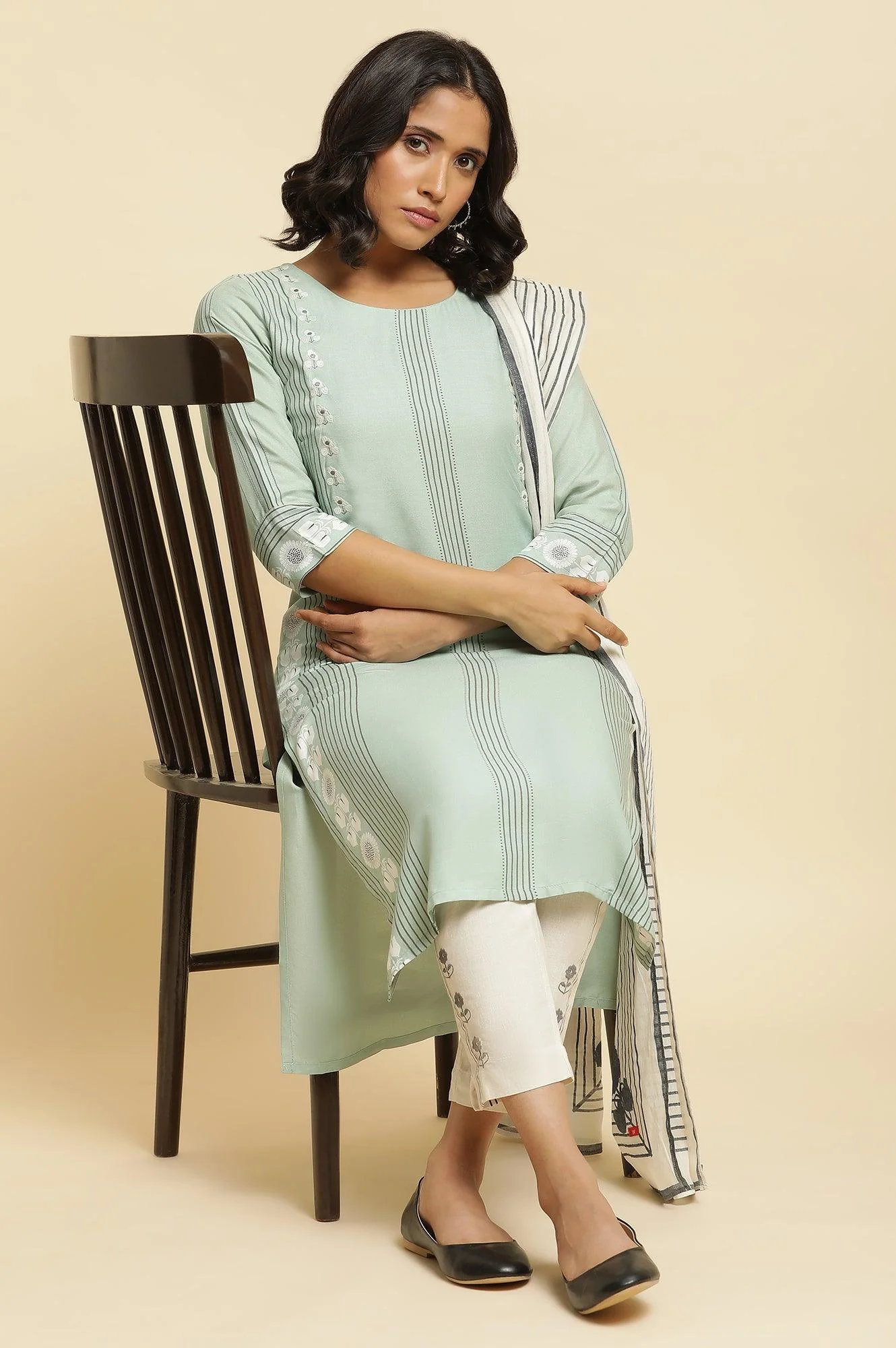 Green Printed Kurta, Pants & Dupatta