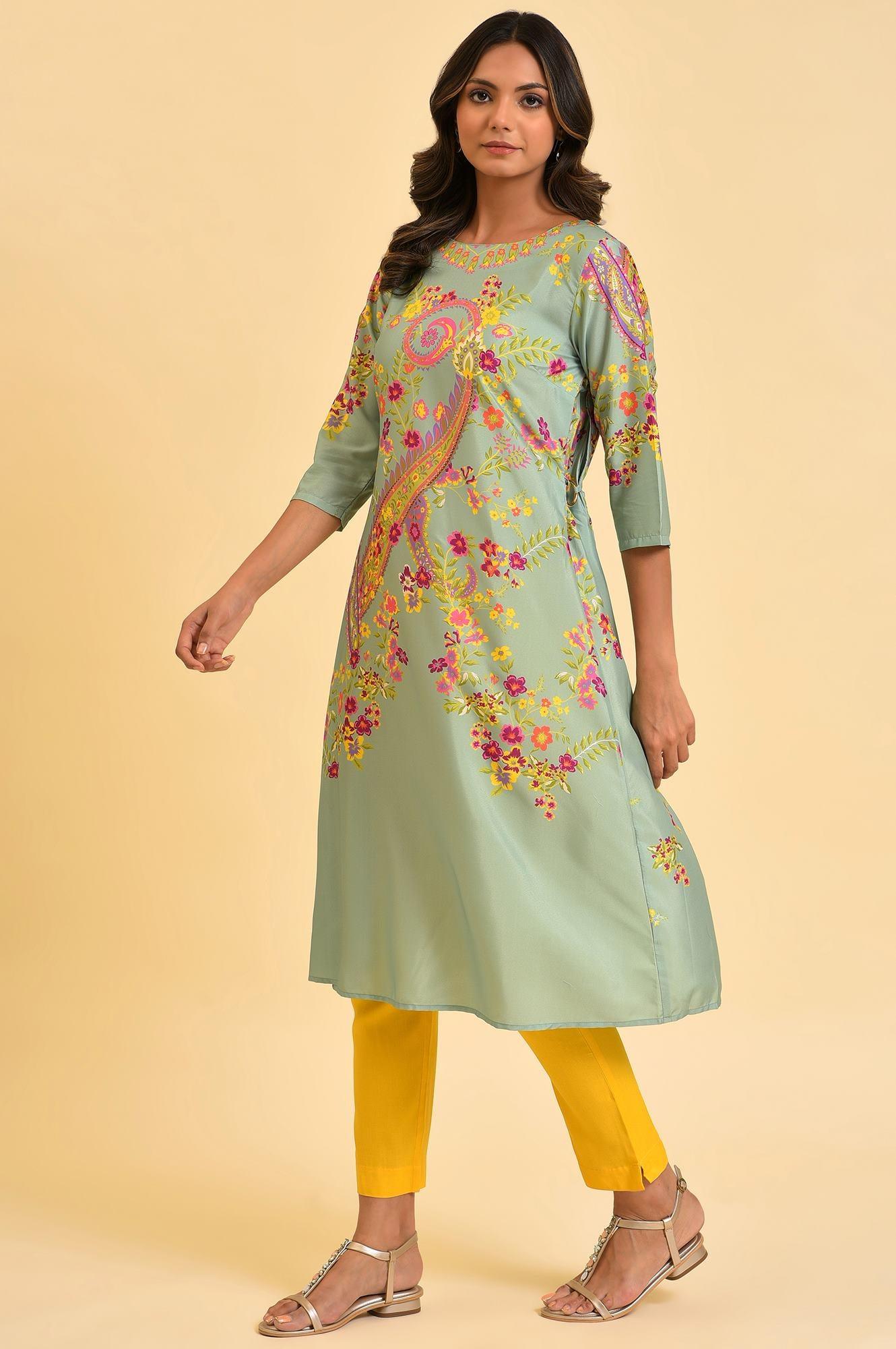 Green Printed kurta With Decorative Side Metal Ring - Image 3