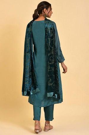Green Solid kurta, Pants & Velvet Dupatta - Image 2
