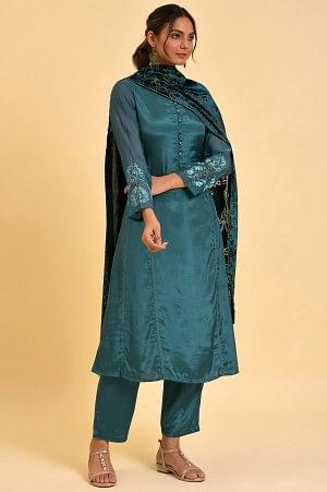 Green Solid kurta, Pants & Velvet Dupatta - Image 4