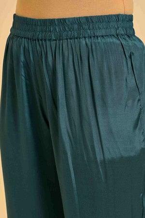 Green Solid kurta, Pants & Velvet Dupatta - Image 7