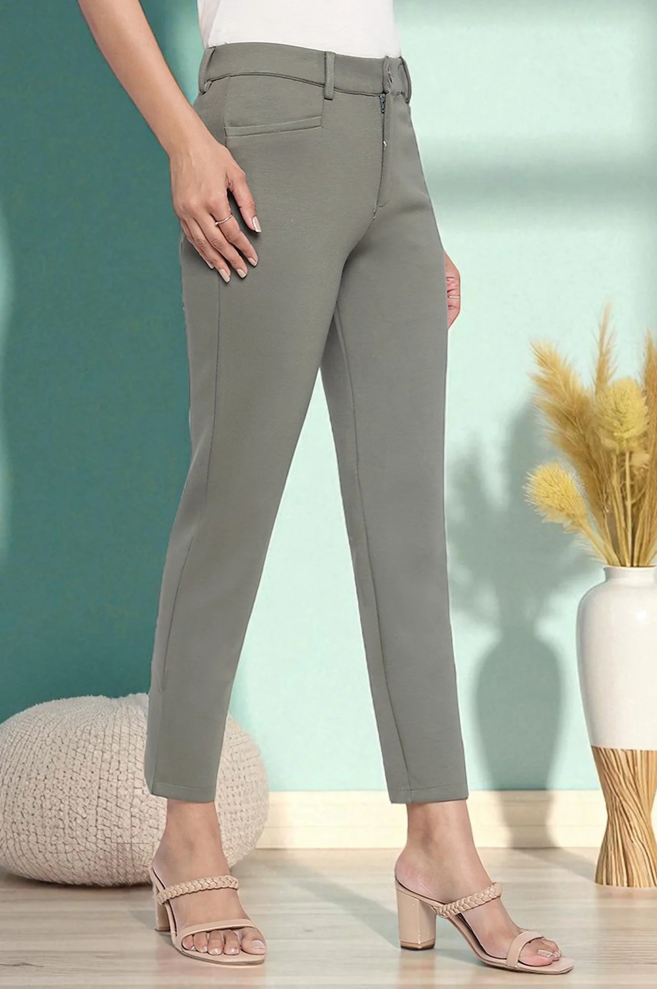Green Solid Mid Rise Trouser in Ankle Length - Image 3