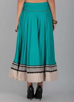 Green Solid Skirt - Image 5