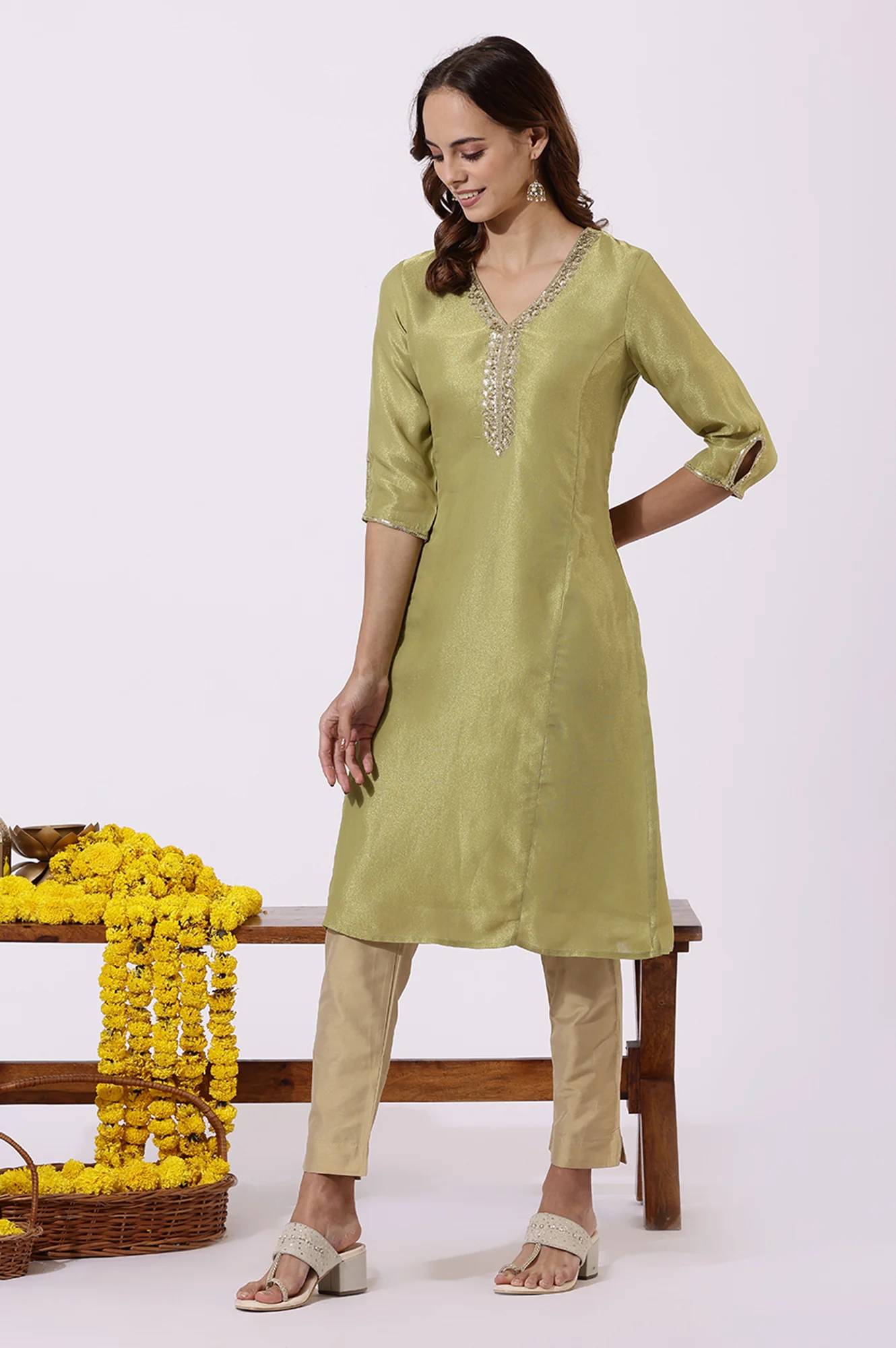 Green Solid Straight Kurta - Image 4