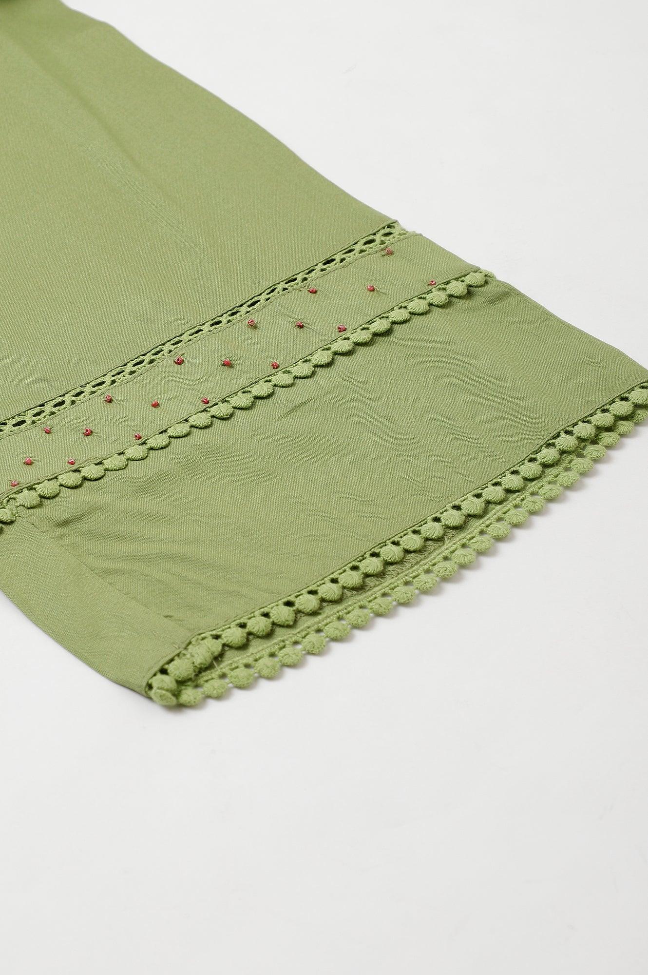 Green Straight Pants With Lace Details - Image 9