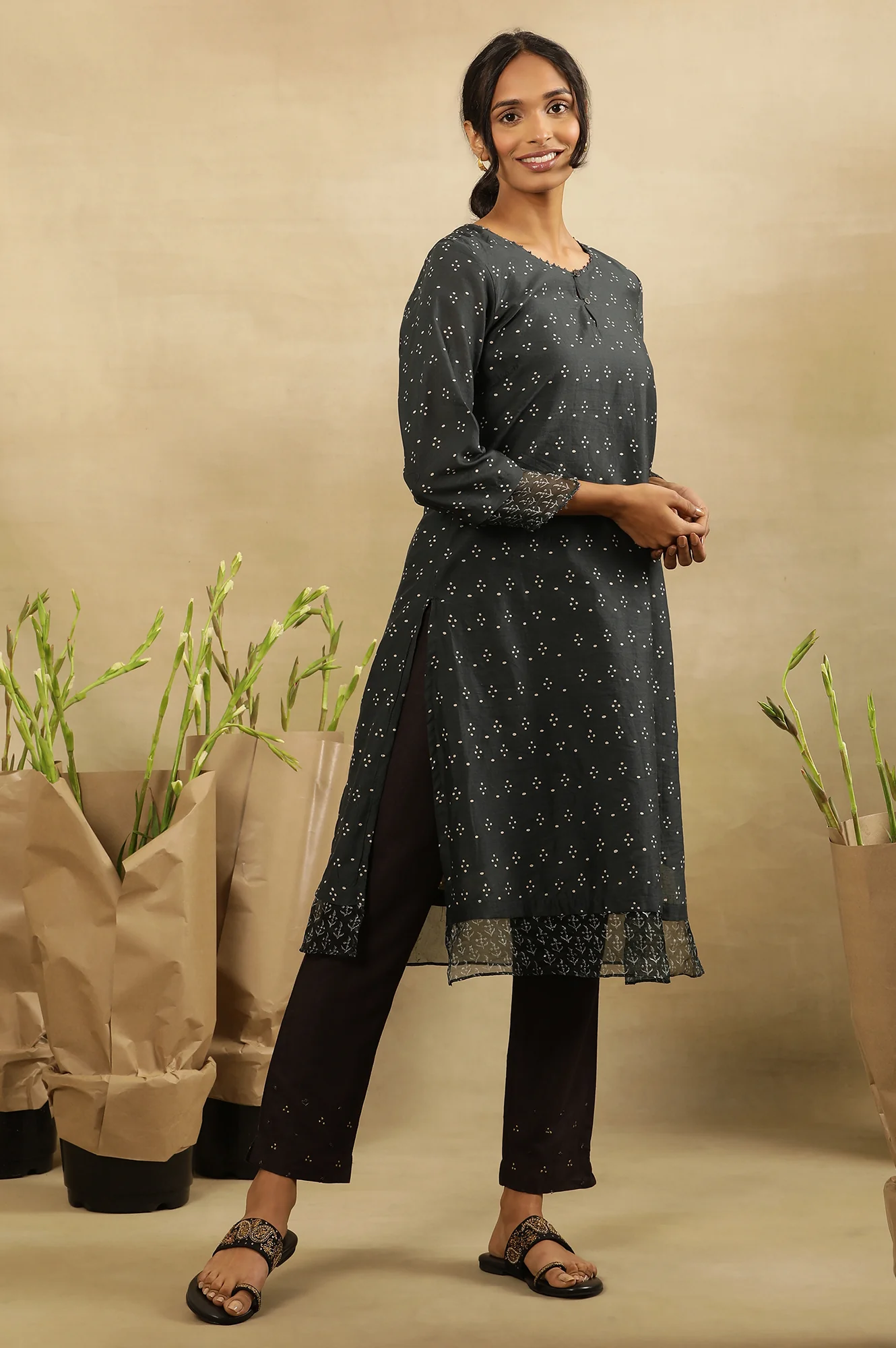 Grey Bandhej Print Round Neck Kurta In Chanderi - Image 6