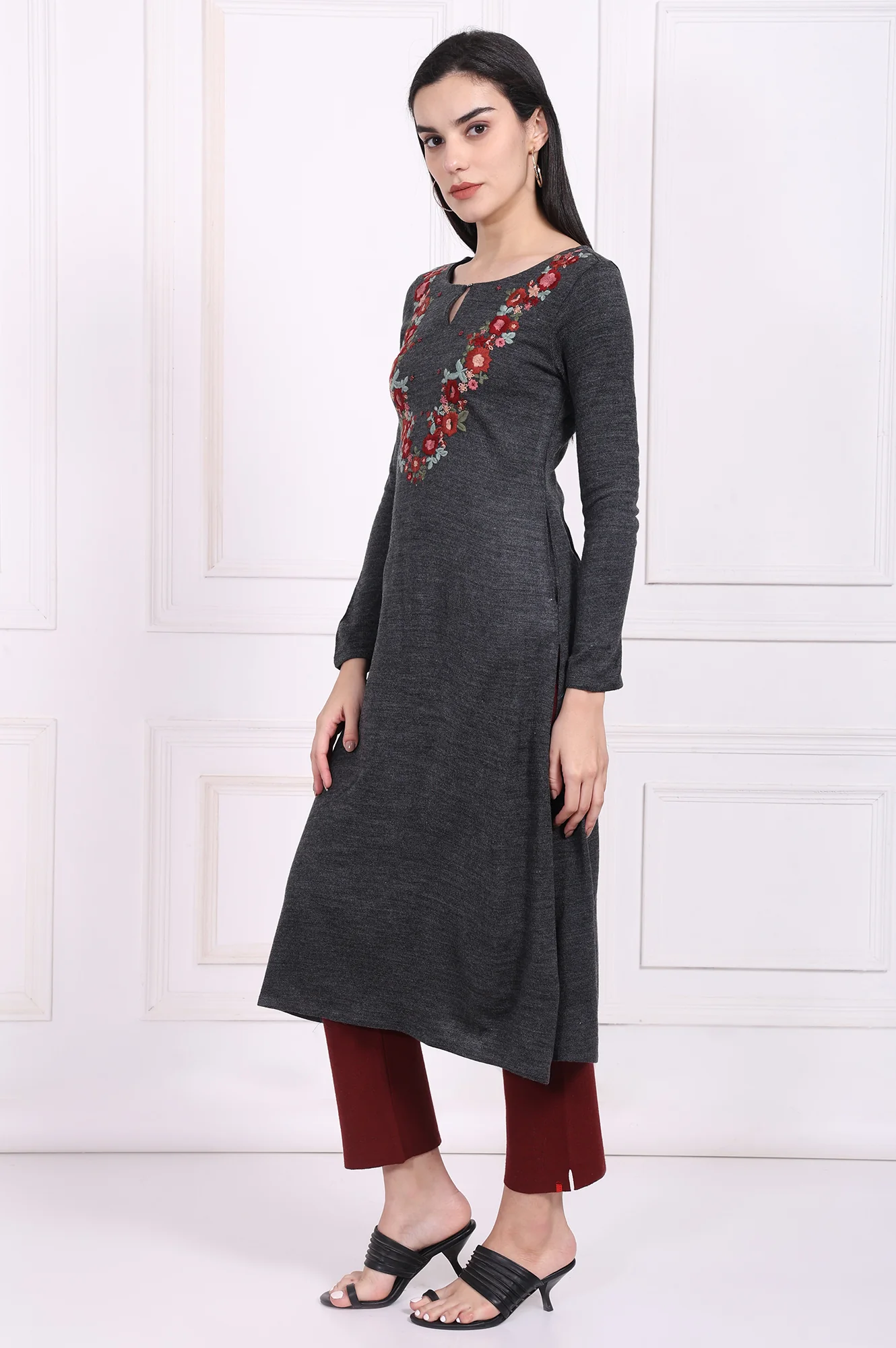 Grey Embroidered A-Line Acrylic Winter Kurta - Image 4