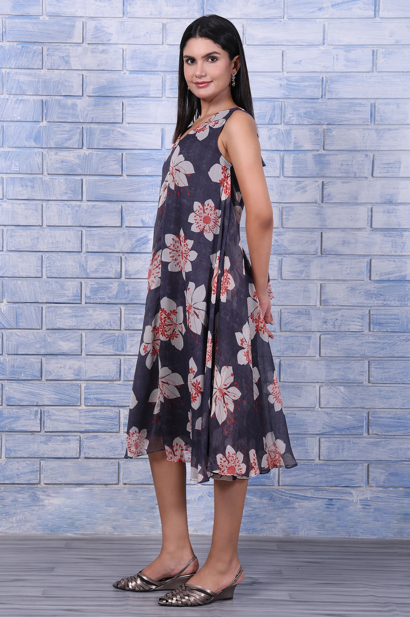 Grey Floral Printed Silver Chiffon Flared Dress - Image 4