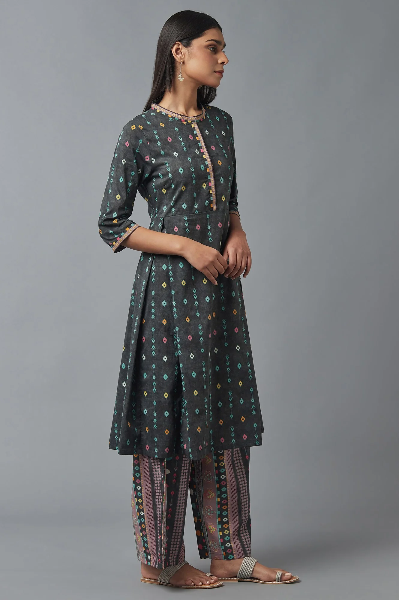 Grey Printed kurta with Parallel Pants - Image 4