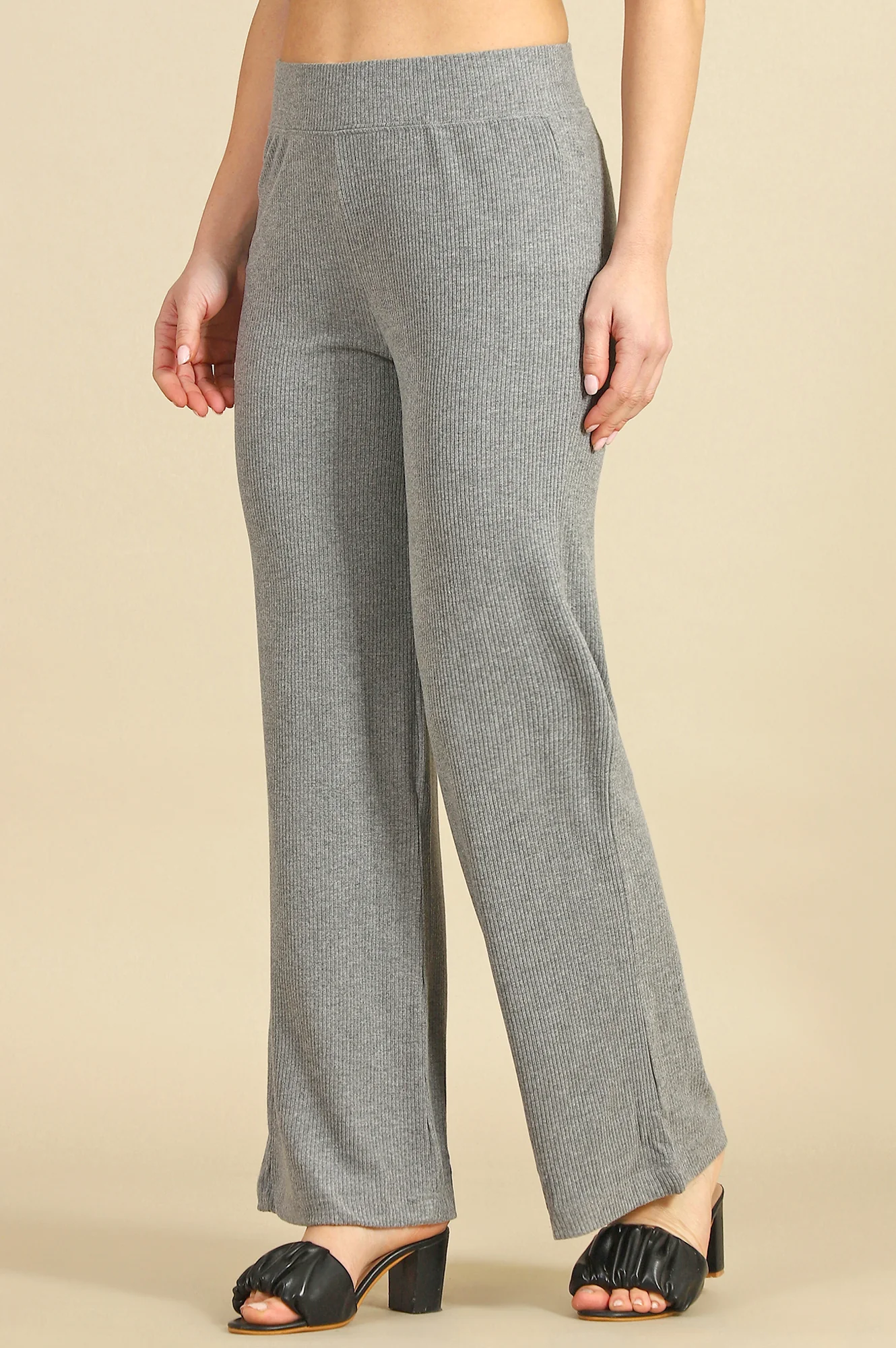 Grey Solid Straight Fit Pants With Slip On Closure - Image 4