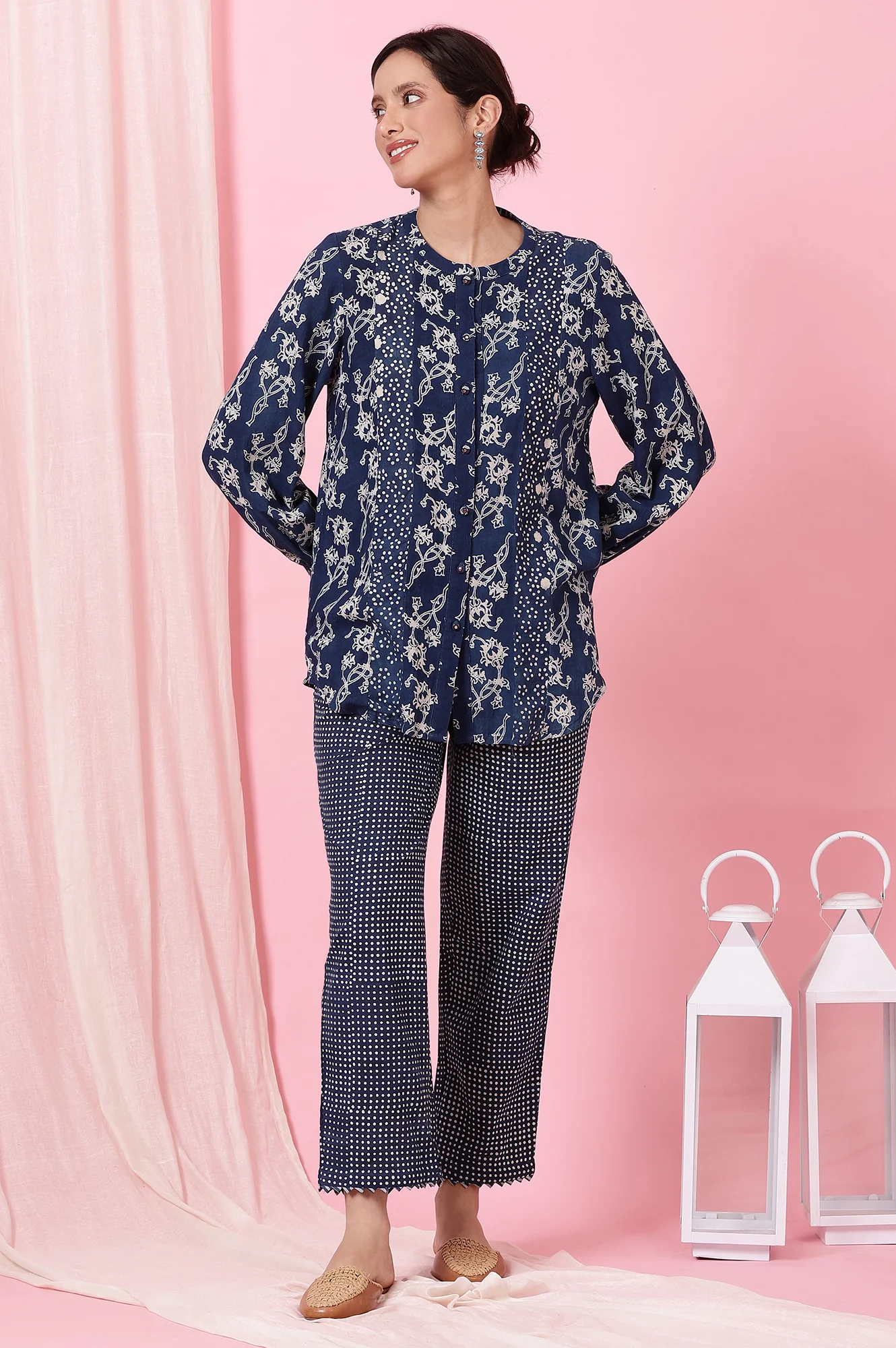 Indigo Dabu Printed Shirt In Cotton Slub - Image 3