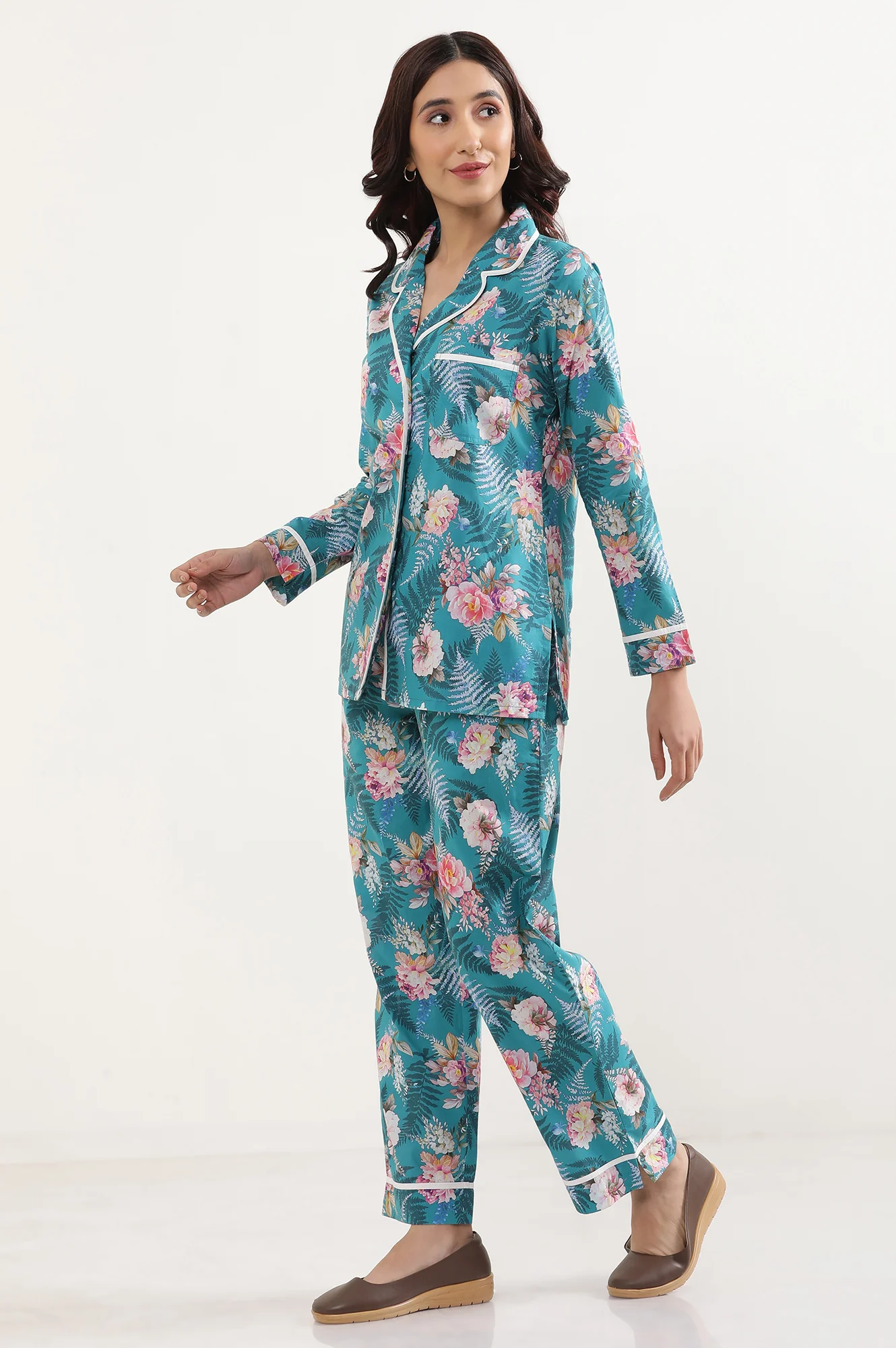 Green Floral Printed Straight Fit Cotton Palazzo With Elasticated Waist - Image 4