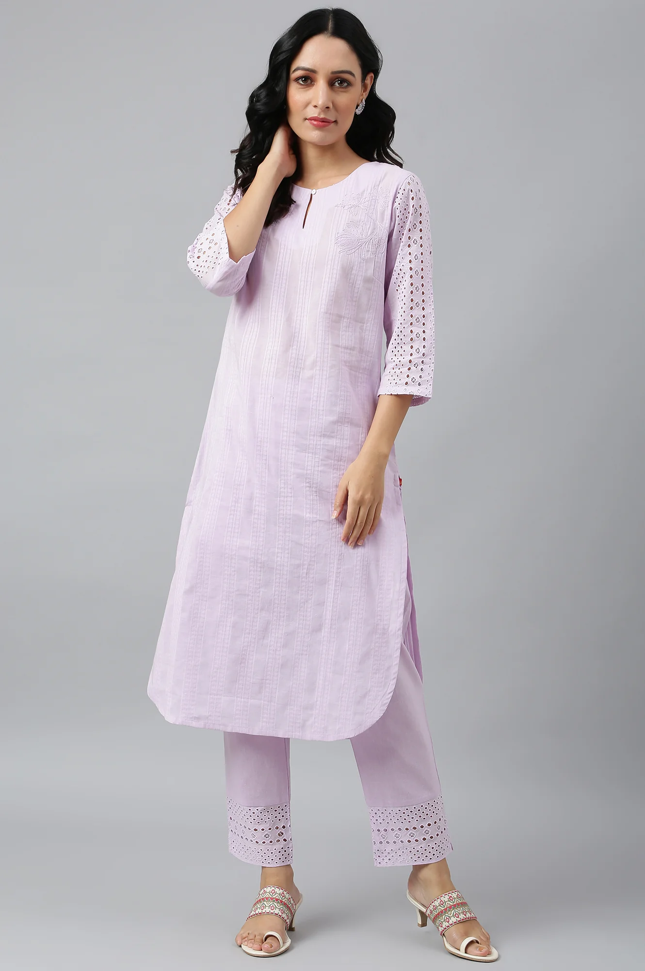 Lavenden Textured Schffli kurta With Pants. - Image 6