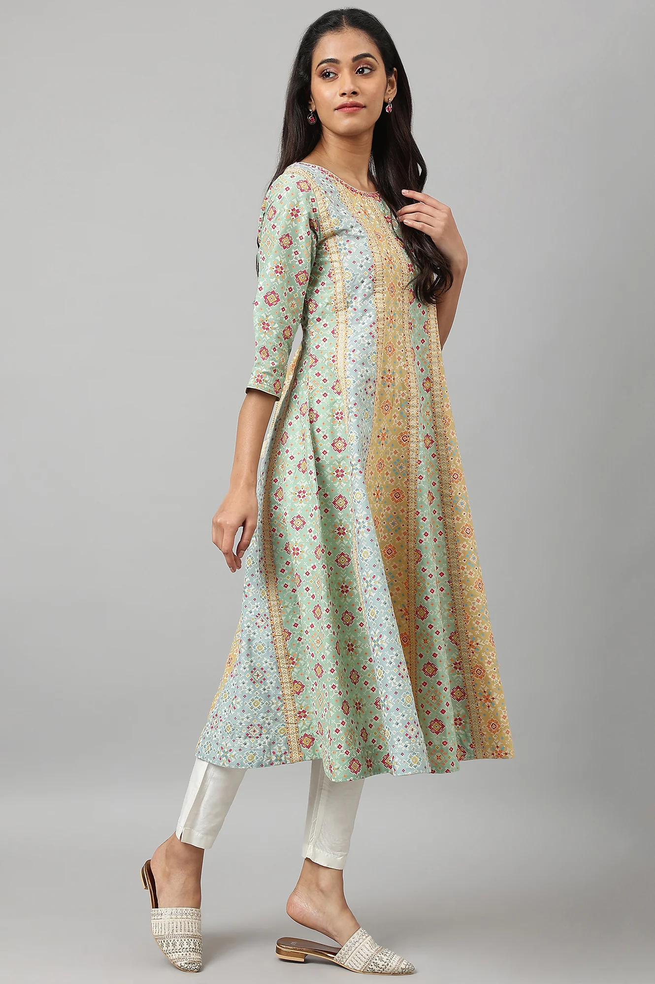 Light Green and Yellow Panelled Kurta with Bead work - Image 6
