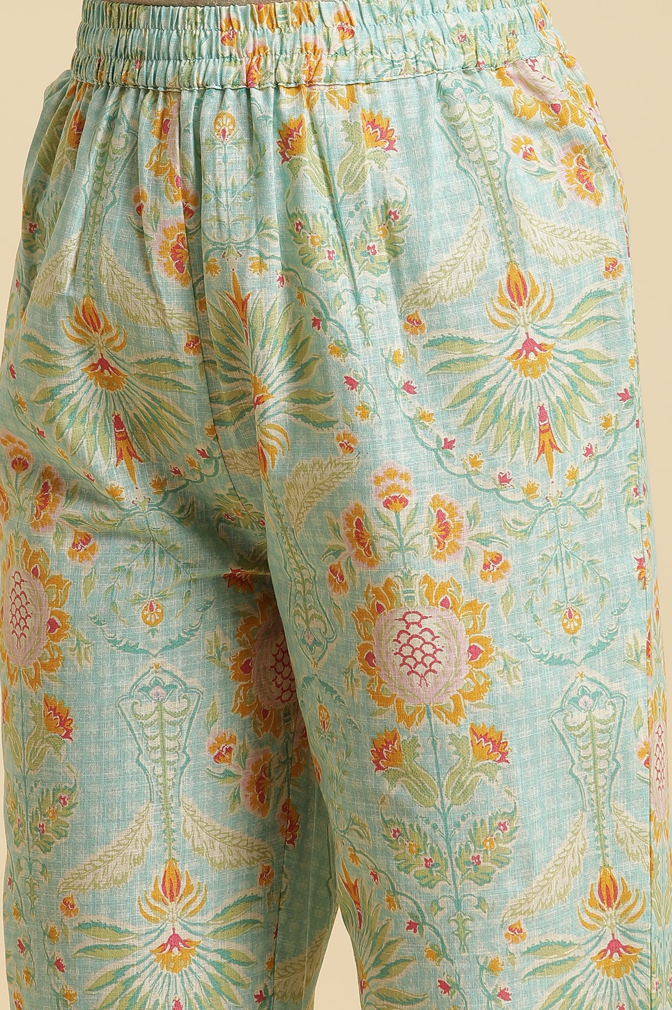 Light Green Floral Printed Kurta, Pants & Dupatta Set - Image 8