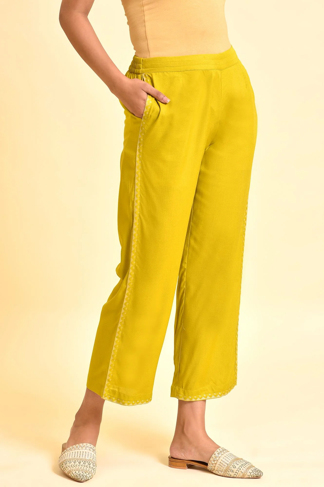 Light Green Floral Printed Lace Rayon Straight Kurta and Straight Pant Set - Image 4